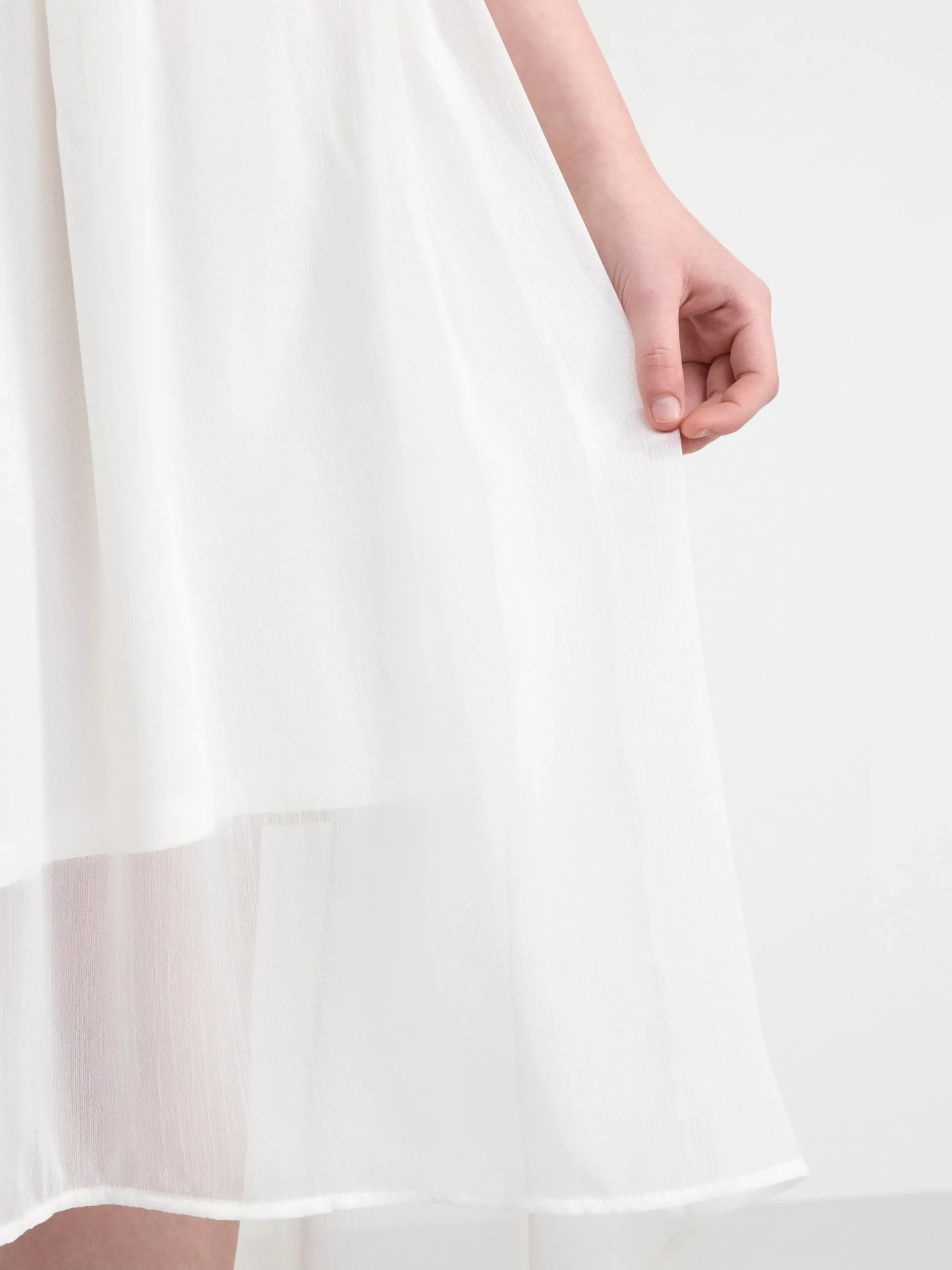 Klänningar>Lindex Armlos Chiffongklanning Off White