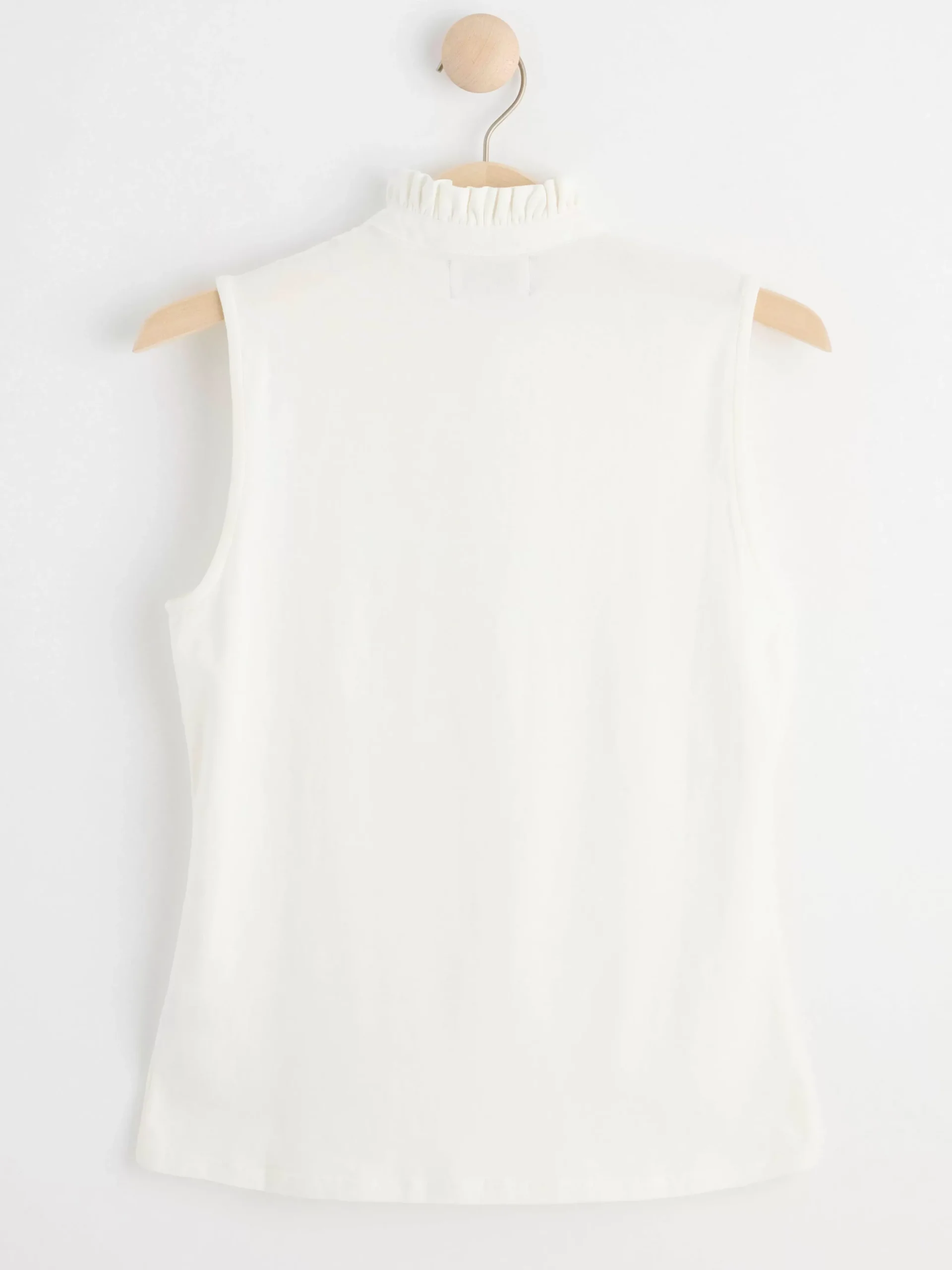 Toppar & T-Shirts>Lindex Armlos Topp Med Volangkrage Off White