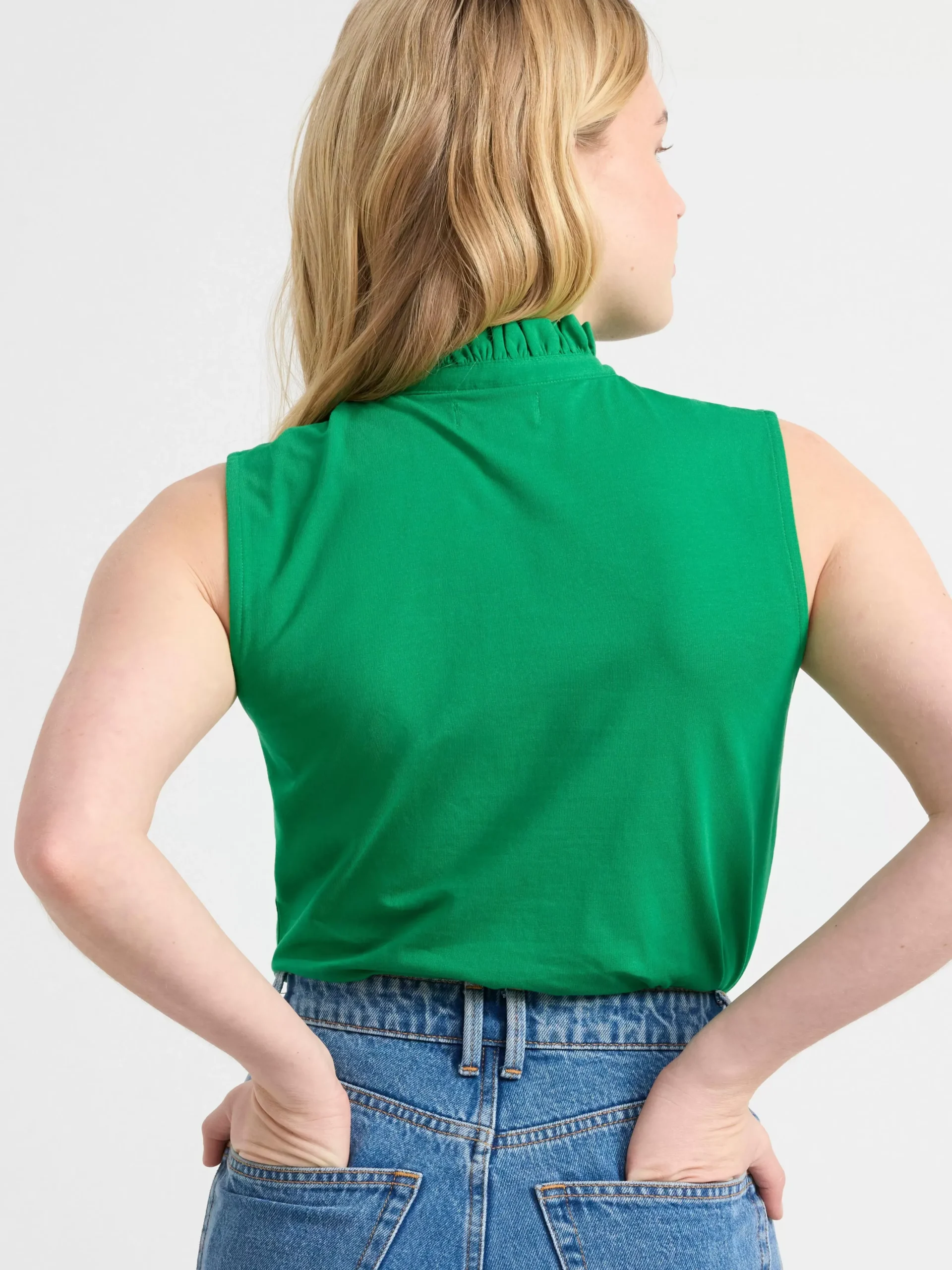 Toppar & T-Shirts>Lindex Armlos Topp Med Volangkrage Green