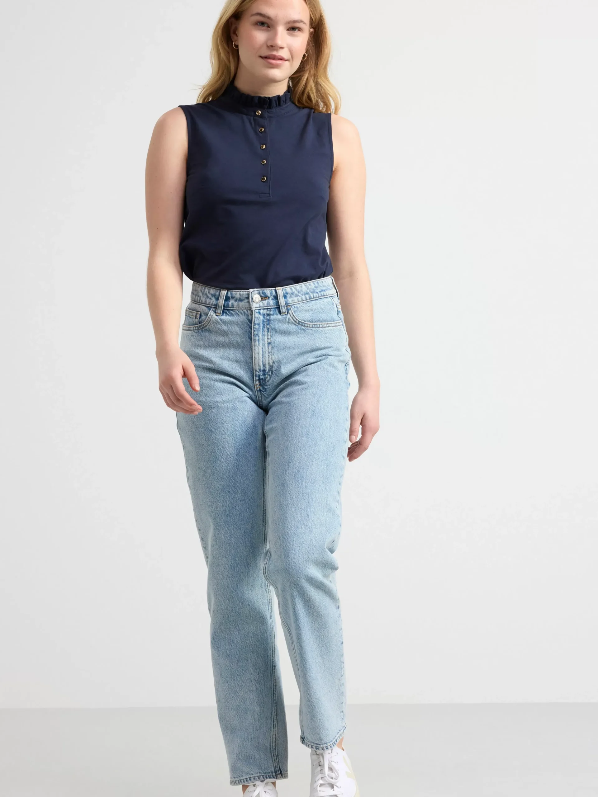Toppar & T-Shirts>Lindex Armlos Topp Med Volangkrage Navy