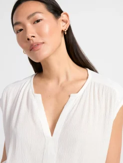 Toppar & T-Shirts>Lindex Armlos Topp Med V-Ringning Och Struktur Off White