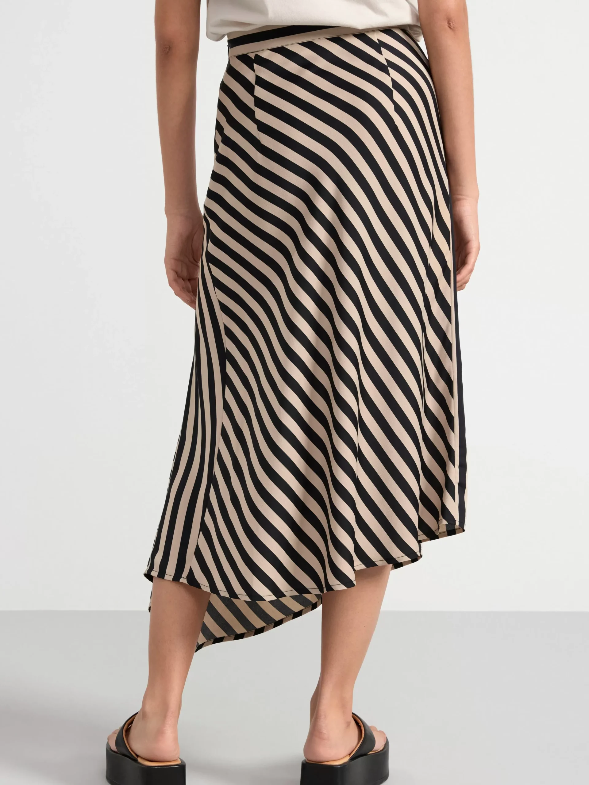 Kjolar>Lindex Asymmetrisk Midikjol Black