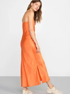 Klänningar>Lindex Boljande Satinklanning Med Smala Axelband Light Orange