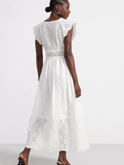 Klänningar>Lindex Broderie Anglaise Klanning – Curated By Elsa & Sofia Off White