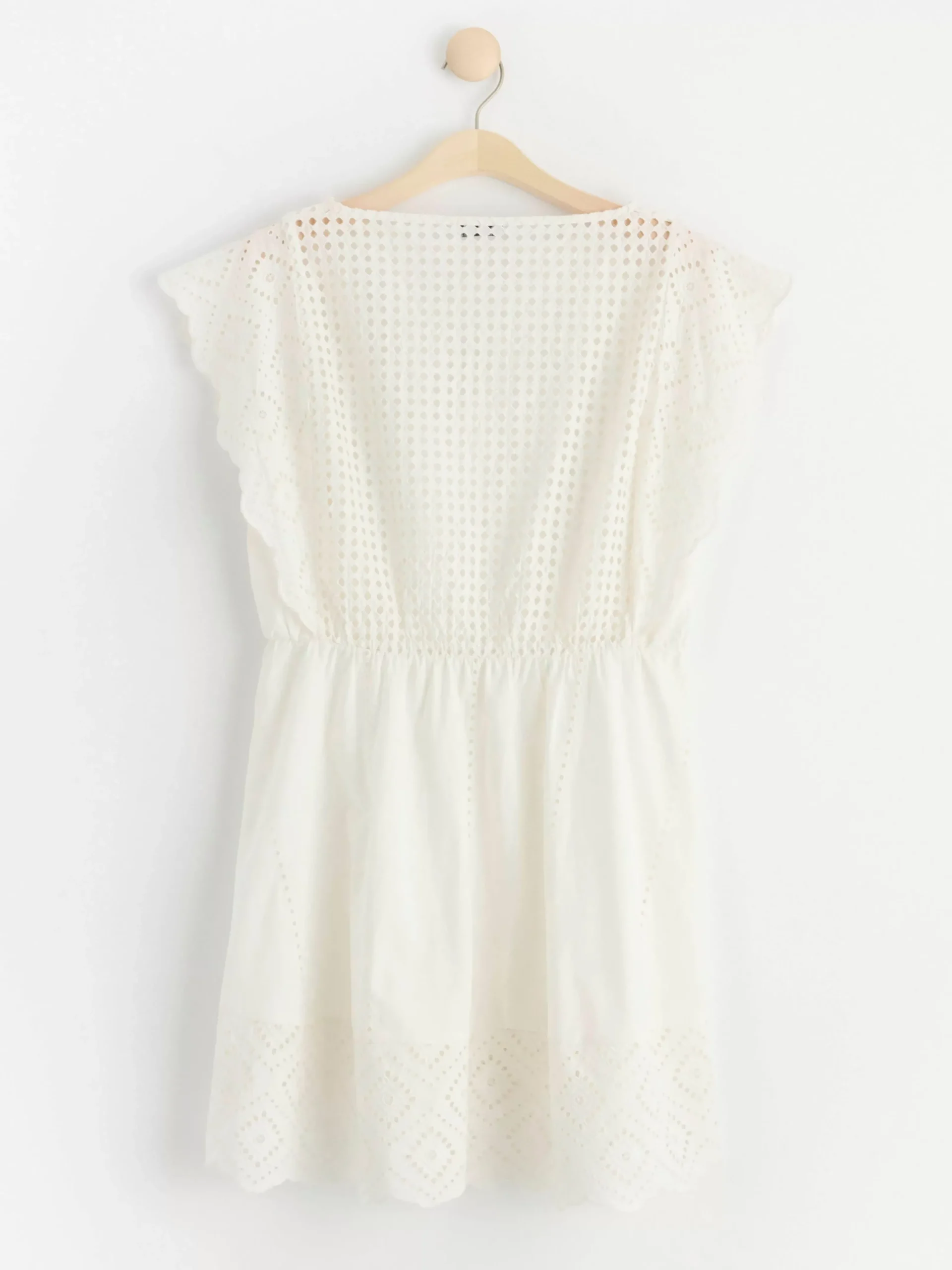 Klänningar>Lindex Broderie Anglaise Klanning – Curated By Elsa & Sofia White