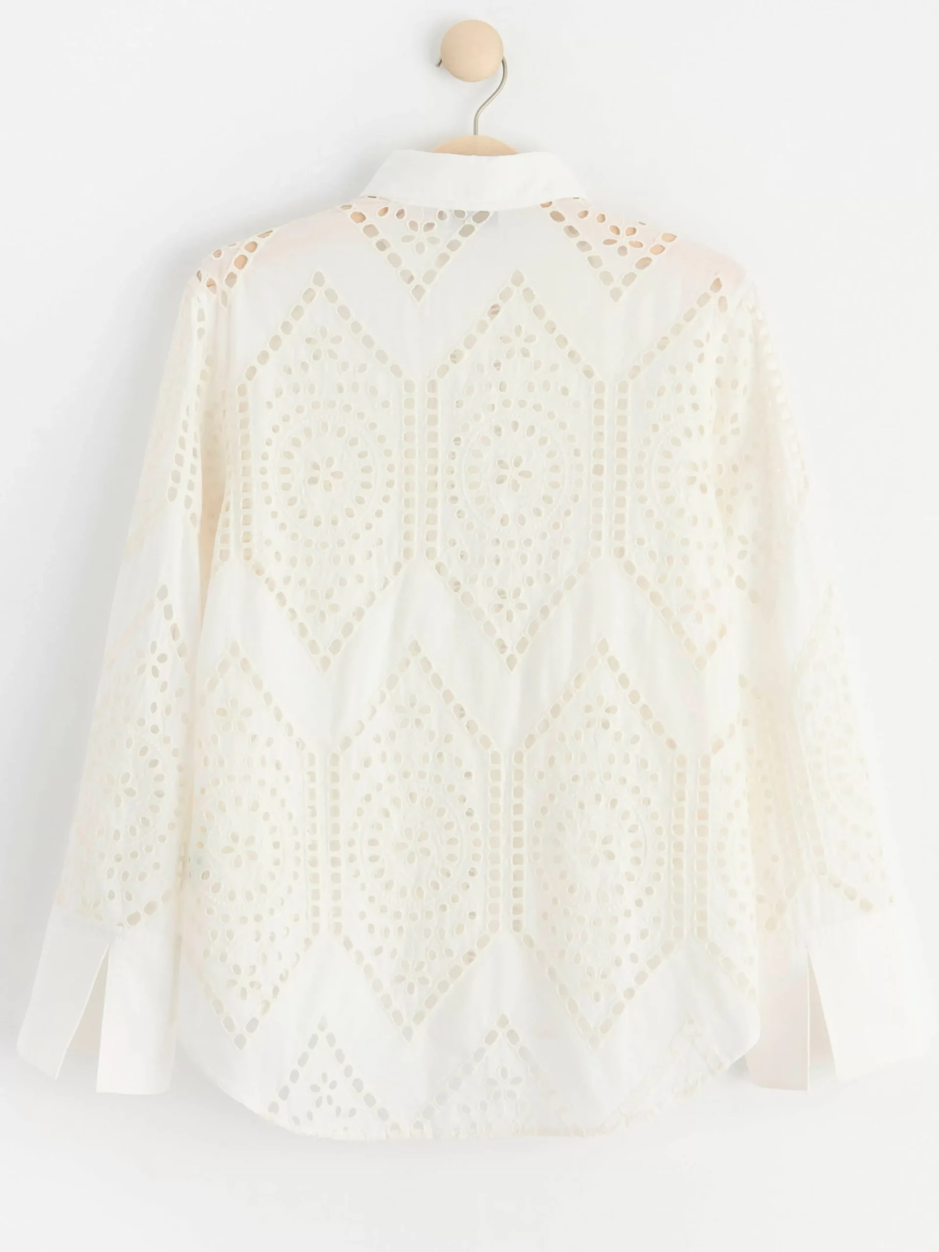 Blusar & Skjortor>Lindex Broderie Anglaise Skjorta – Curated By Elsa & Sofia White