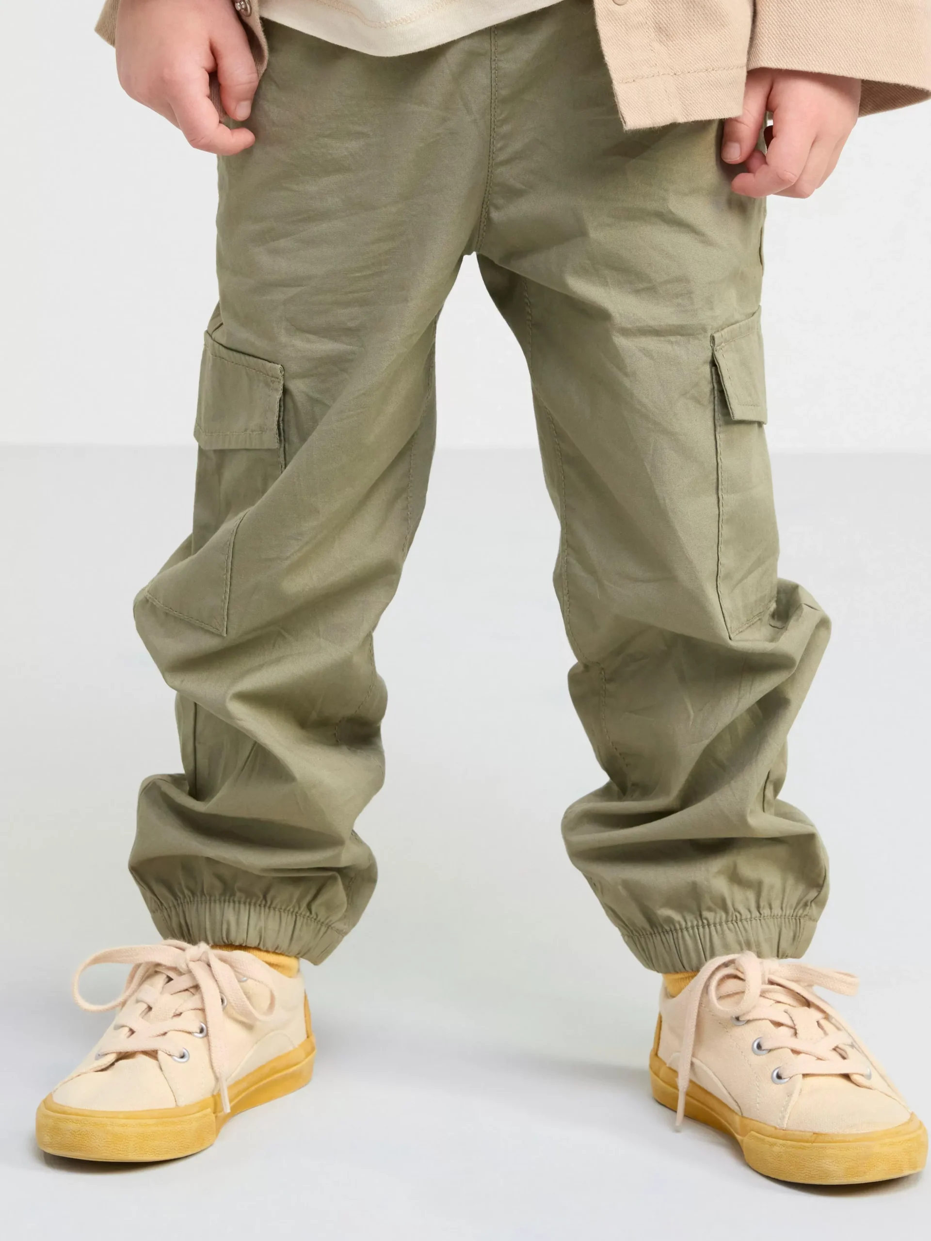 Byxor & Leggings>Lindex Cargobyxa Med Normalhog Midja Och Rakt Ben Light Dusty Khaki