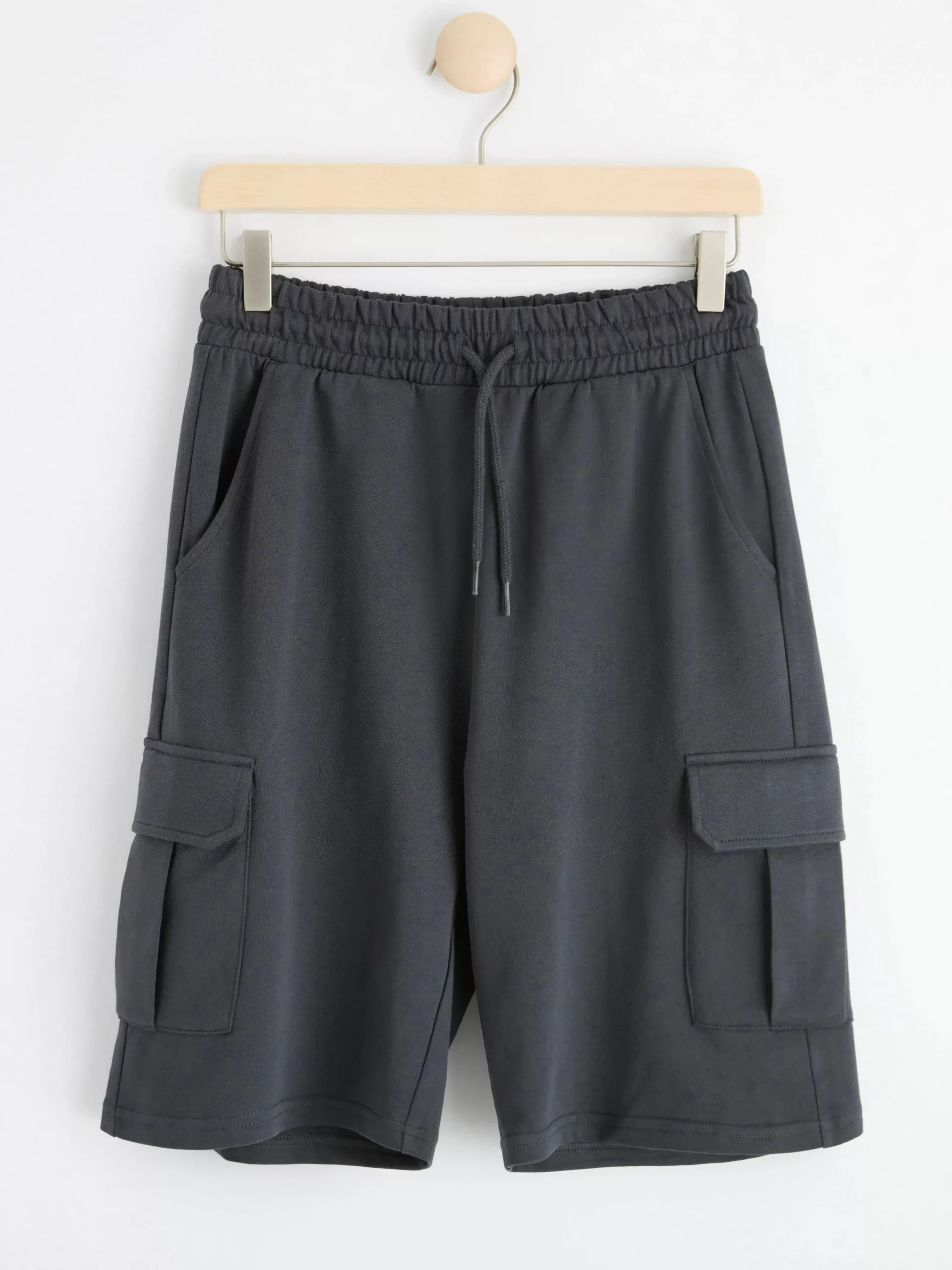 Byxor & Leggings>Lindex Cargoshorts Offblack