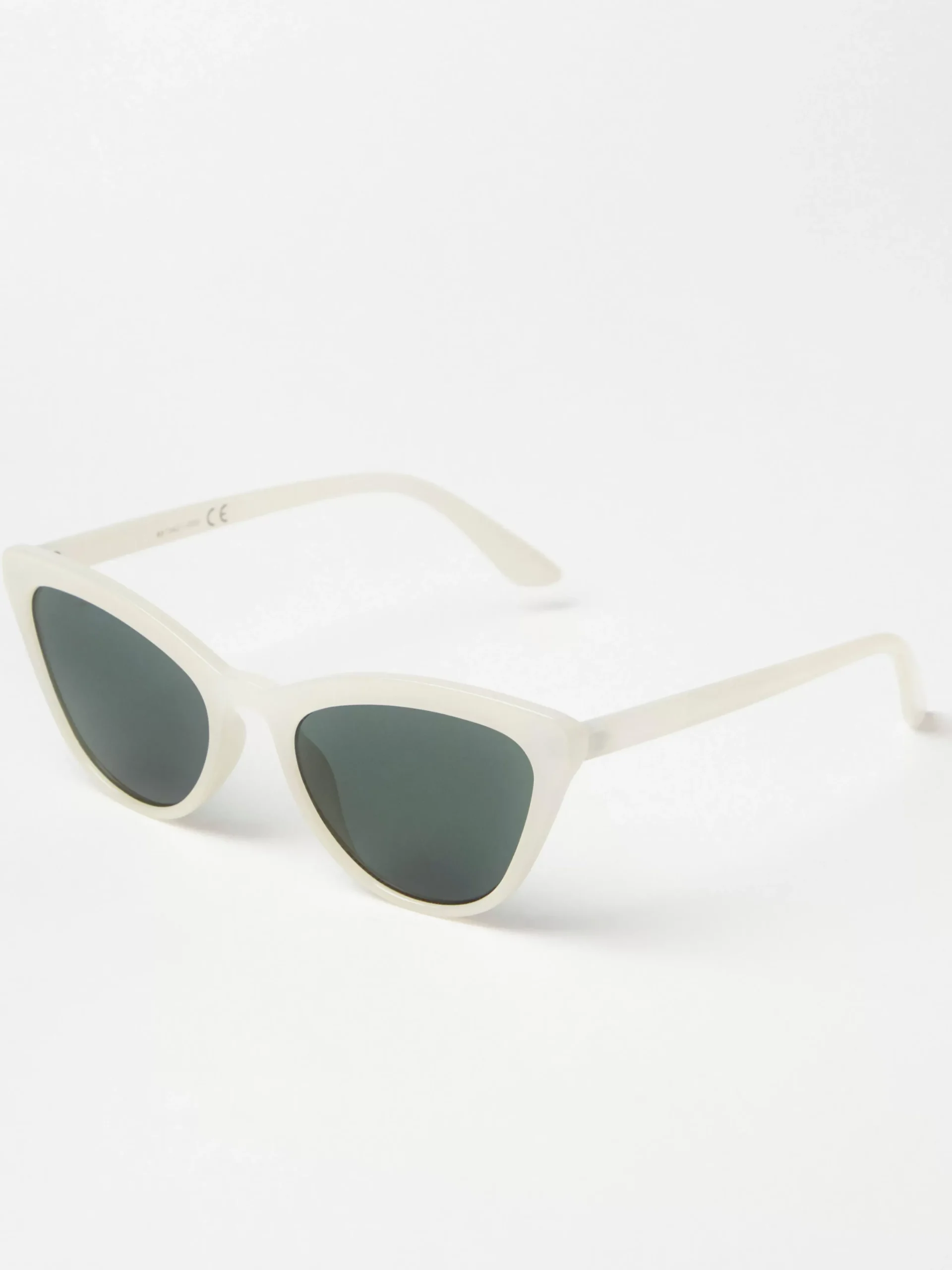 Accessoarer>Lindex Cat Eye Solglasogon Dam Light Beige