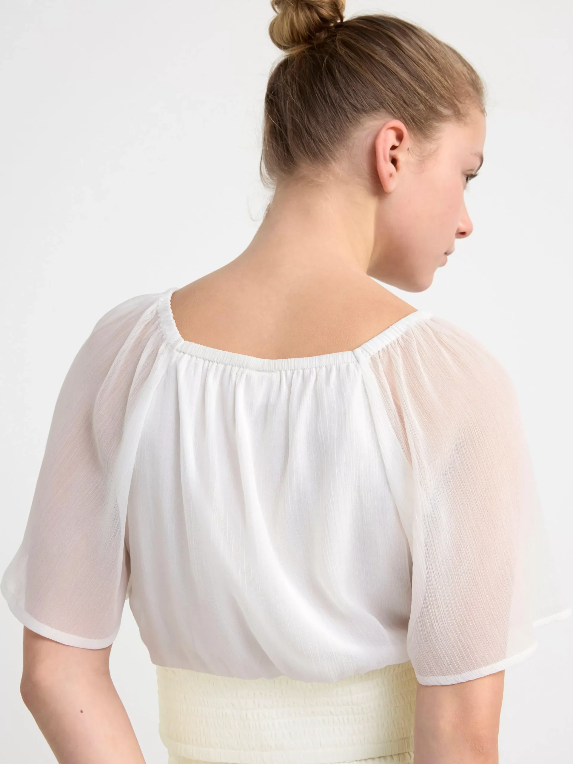 Toppar & T-Shirts>Lindex Croppad Blus I Chiffong Off White