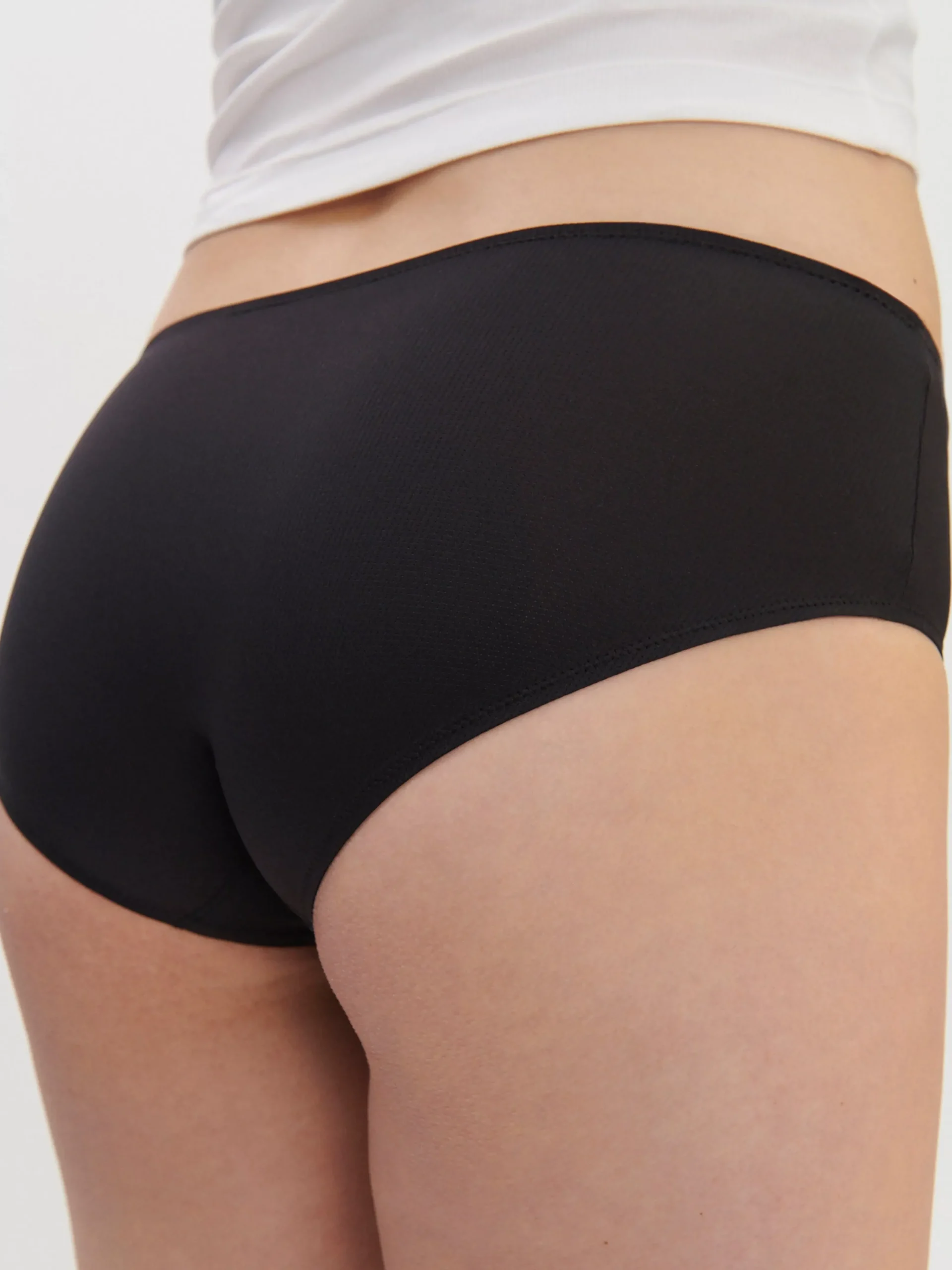 Trosor>Lindex Engineered Hiphugger Aery™ - Trosskydd Med Mini Absorption Black
