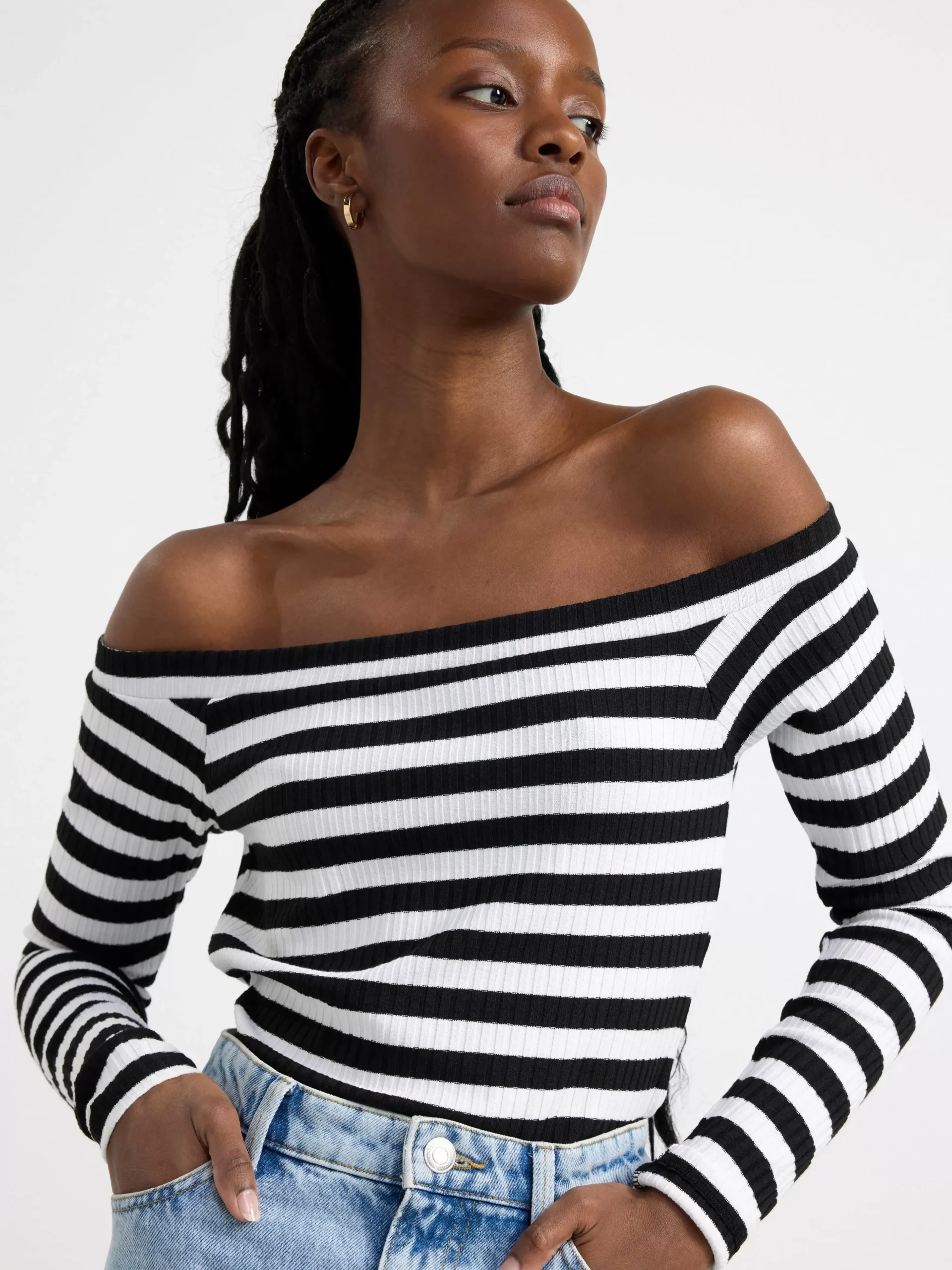 Toppar & T-Shirts>Lindex Figurnara Topp Med Batringning Off White