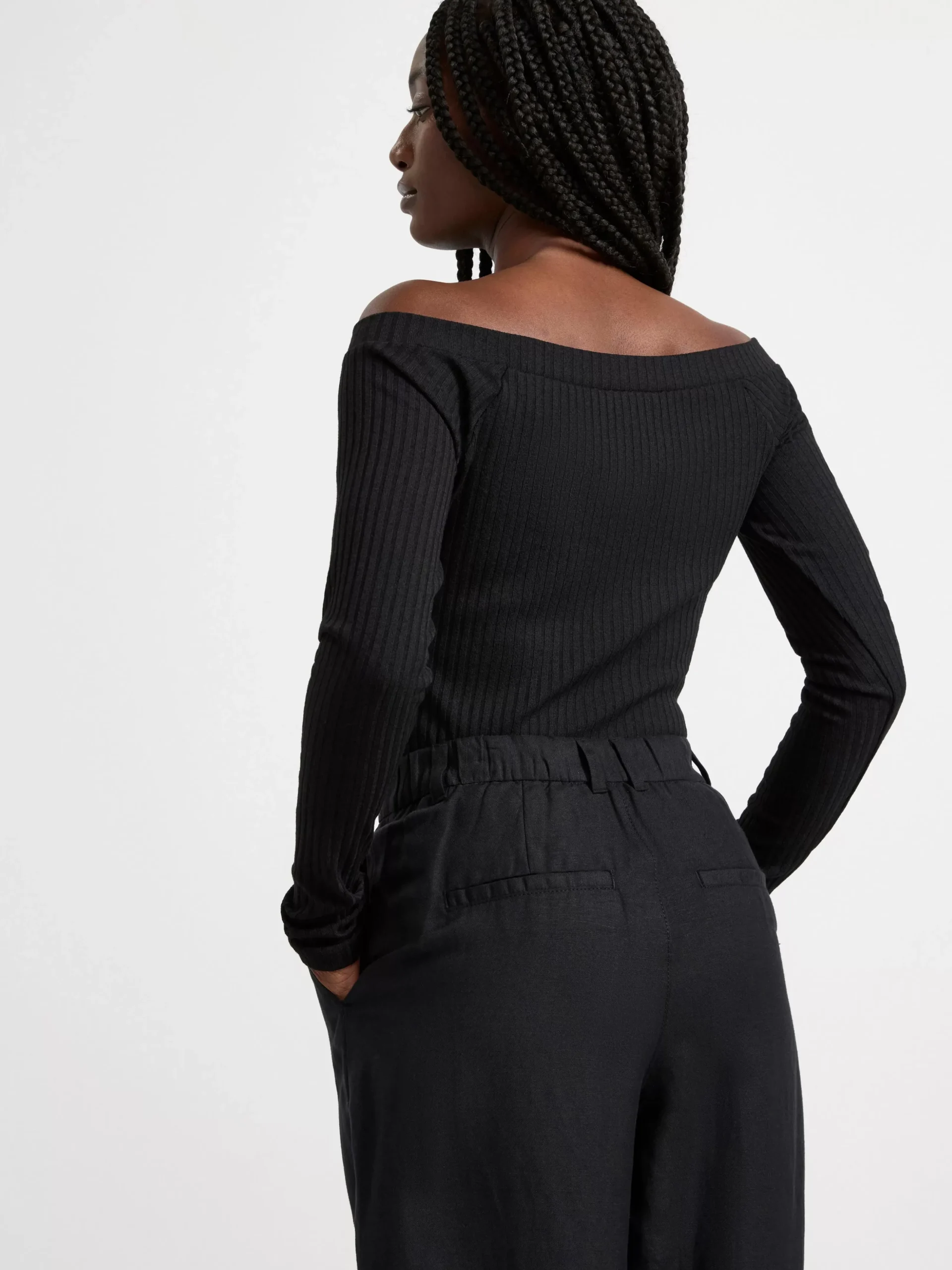 Toppar & T-Shirts>Lindex Figurnara Topp Med Batringning Black