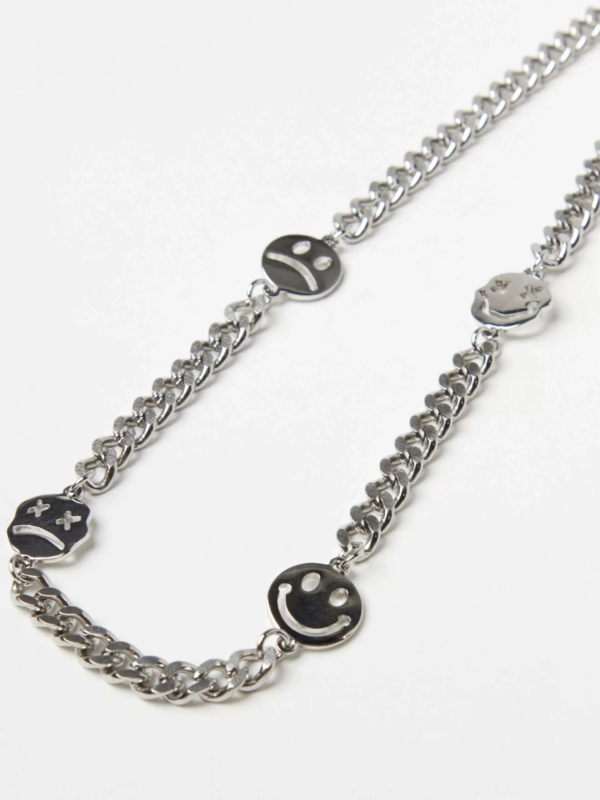 Accessoarer>Lindex Halsband Med Glada Figurer Silver