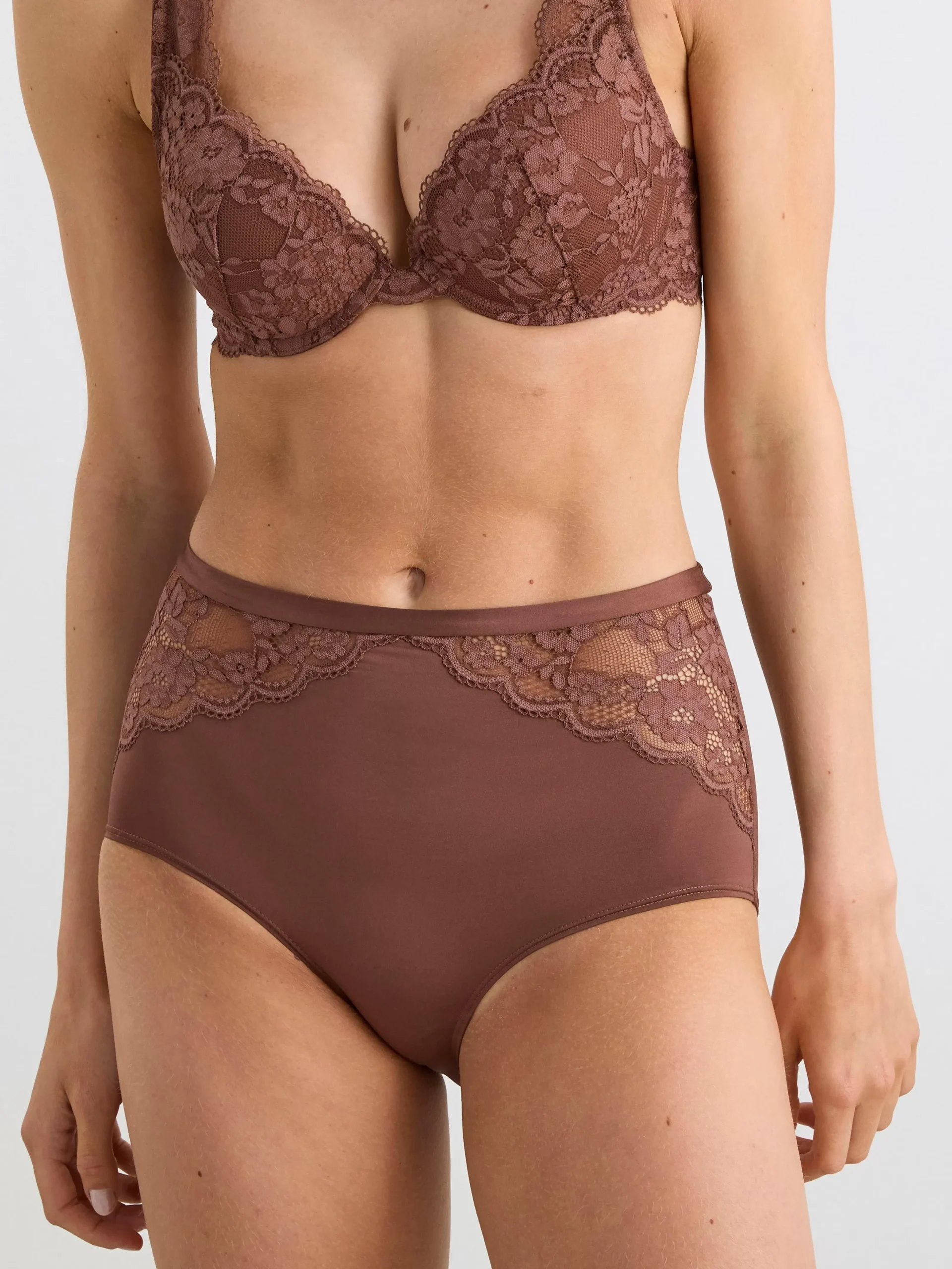 Trosor>Lindex High Waist Trosa Med Spets Dusty Brown