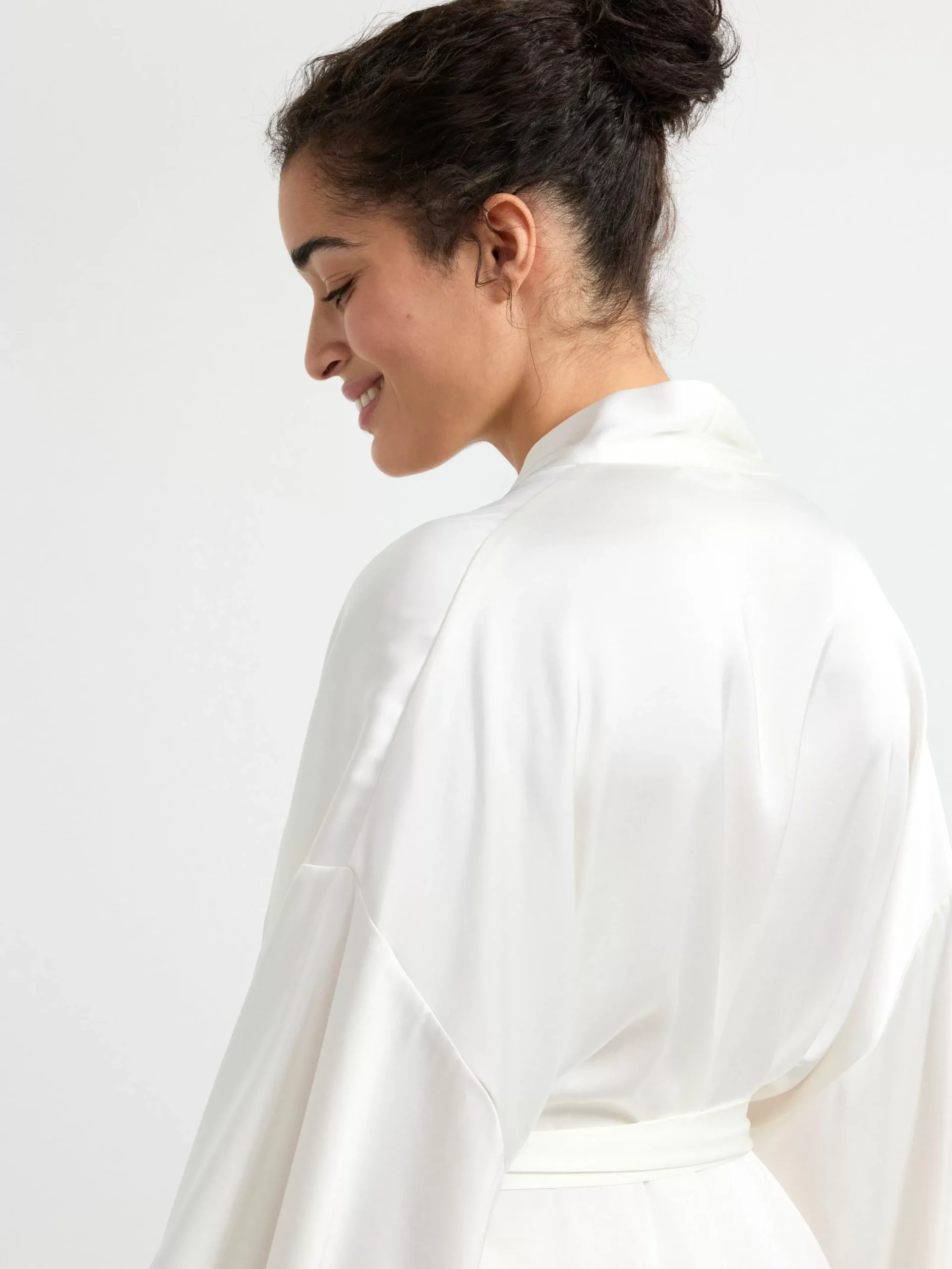 Nattplagg>Lindex Kimono I Satin Light White