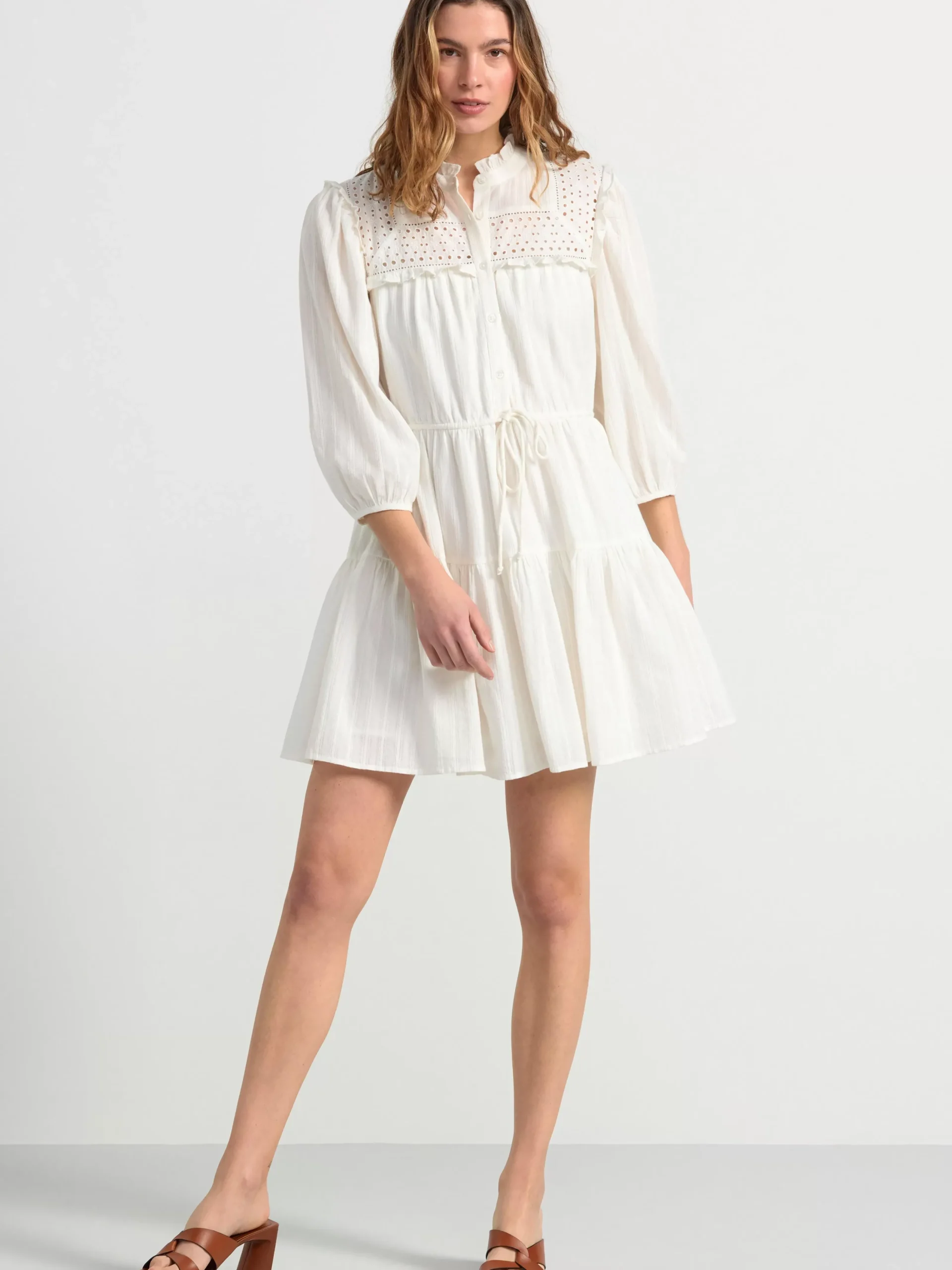Klänningar>Lindex Klanning Med Broderie Anglaise Och Volangdetaljer Off White