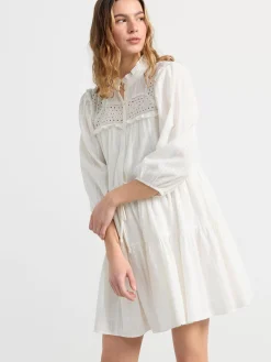 Klänningar>Lindex Klanning Med Broderie Anglaise Och Volangdetaljer Off White