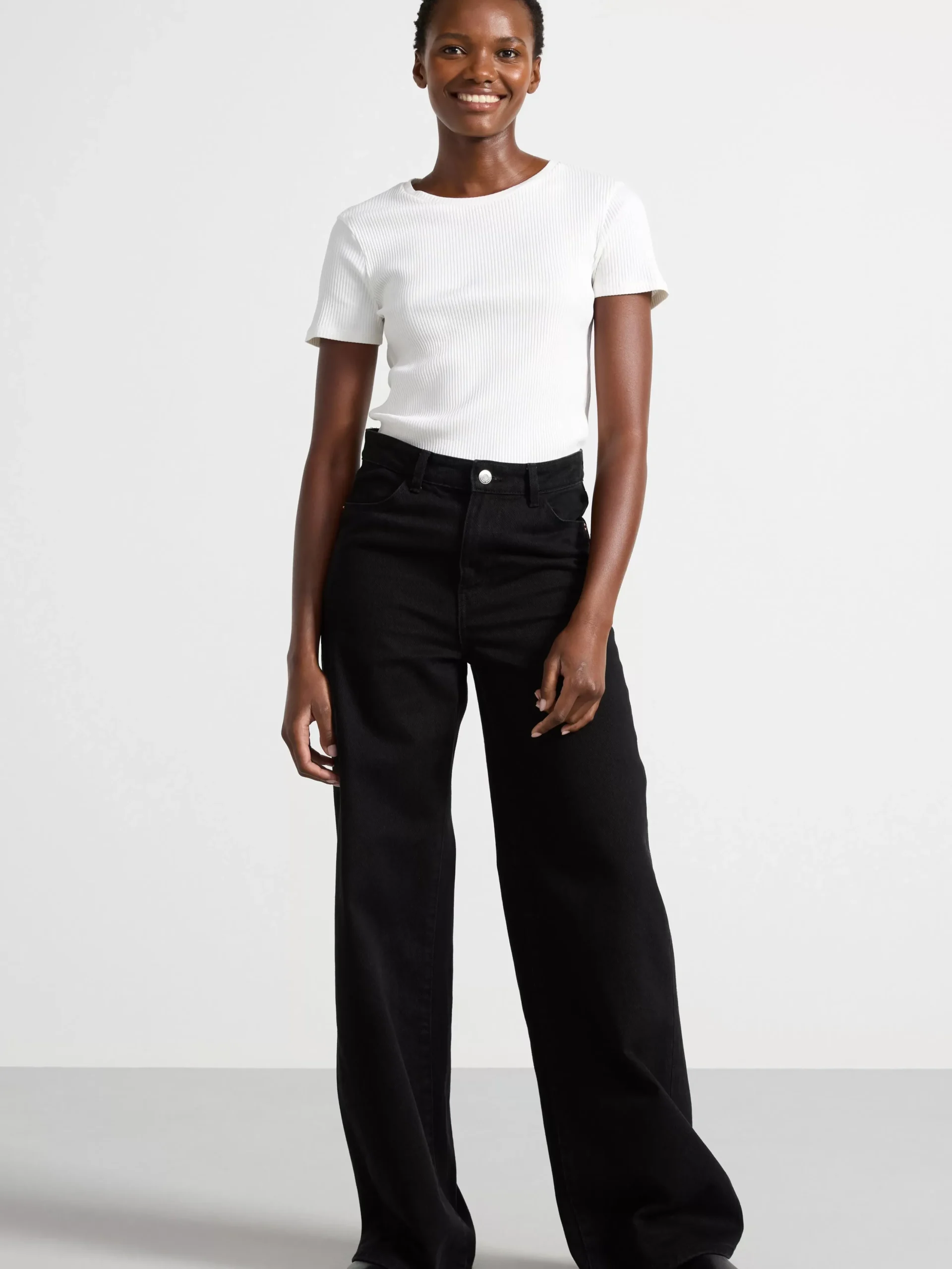 Toppar & T-Shirts>Lindex Kortarmad Ribbad Topp Off White