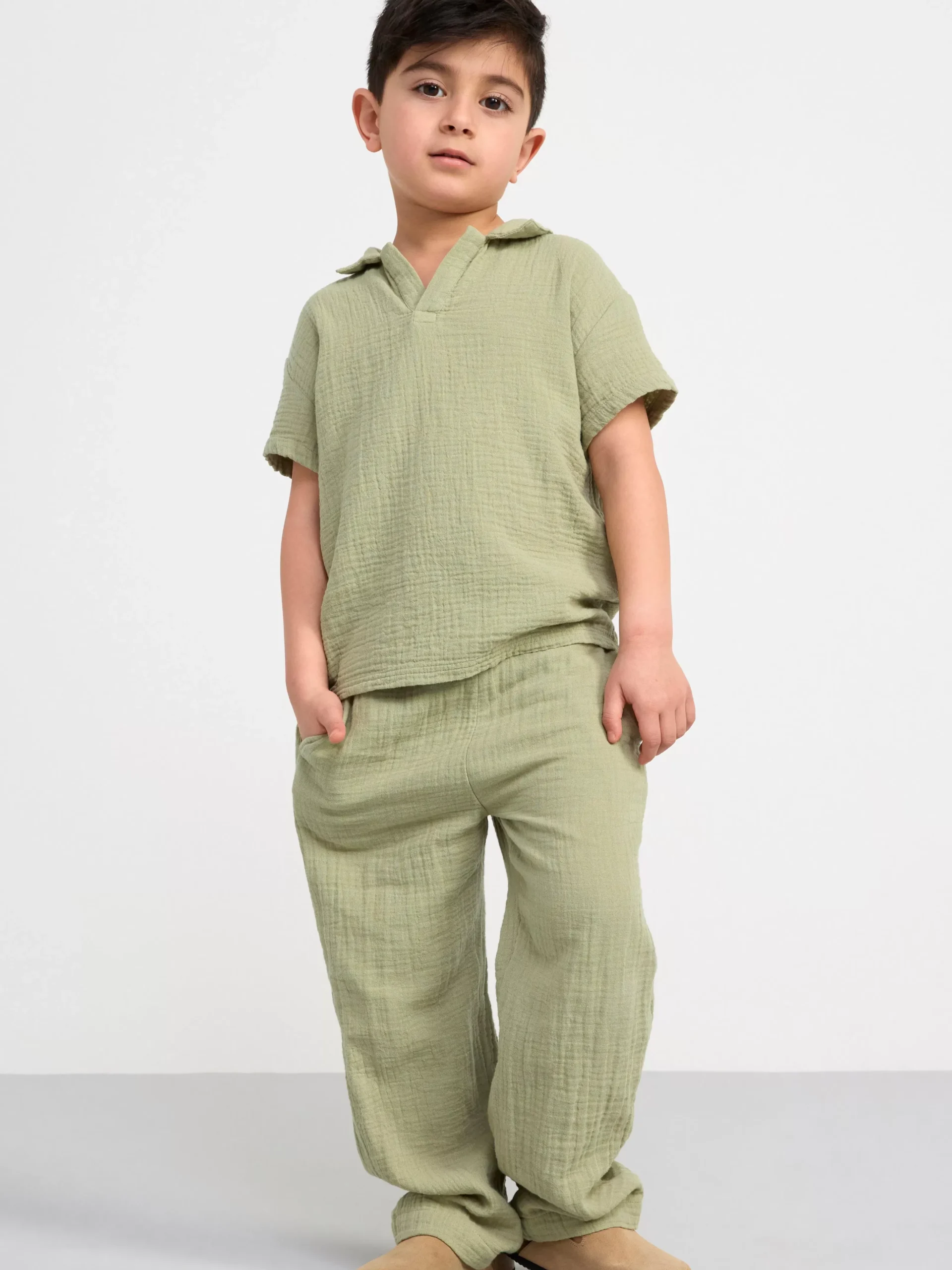 Toppar & T-Shirts>Lindex Kortarmad Skjorta I Krinklad Bomull Dusty Green