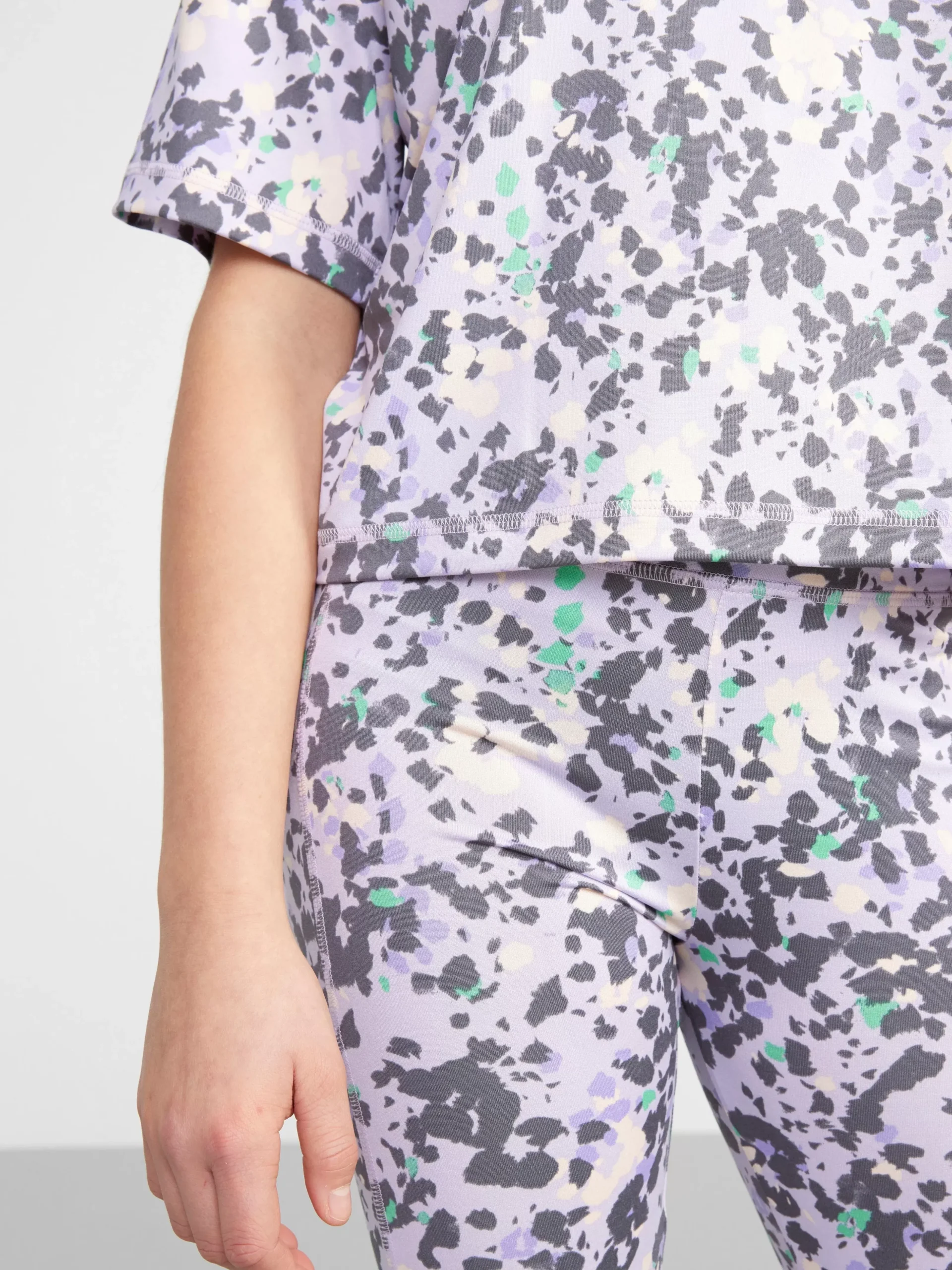 Toppar & T-Shirts>Lindex Kortarmad Sporttopp Light Lilac