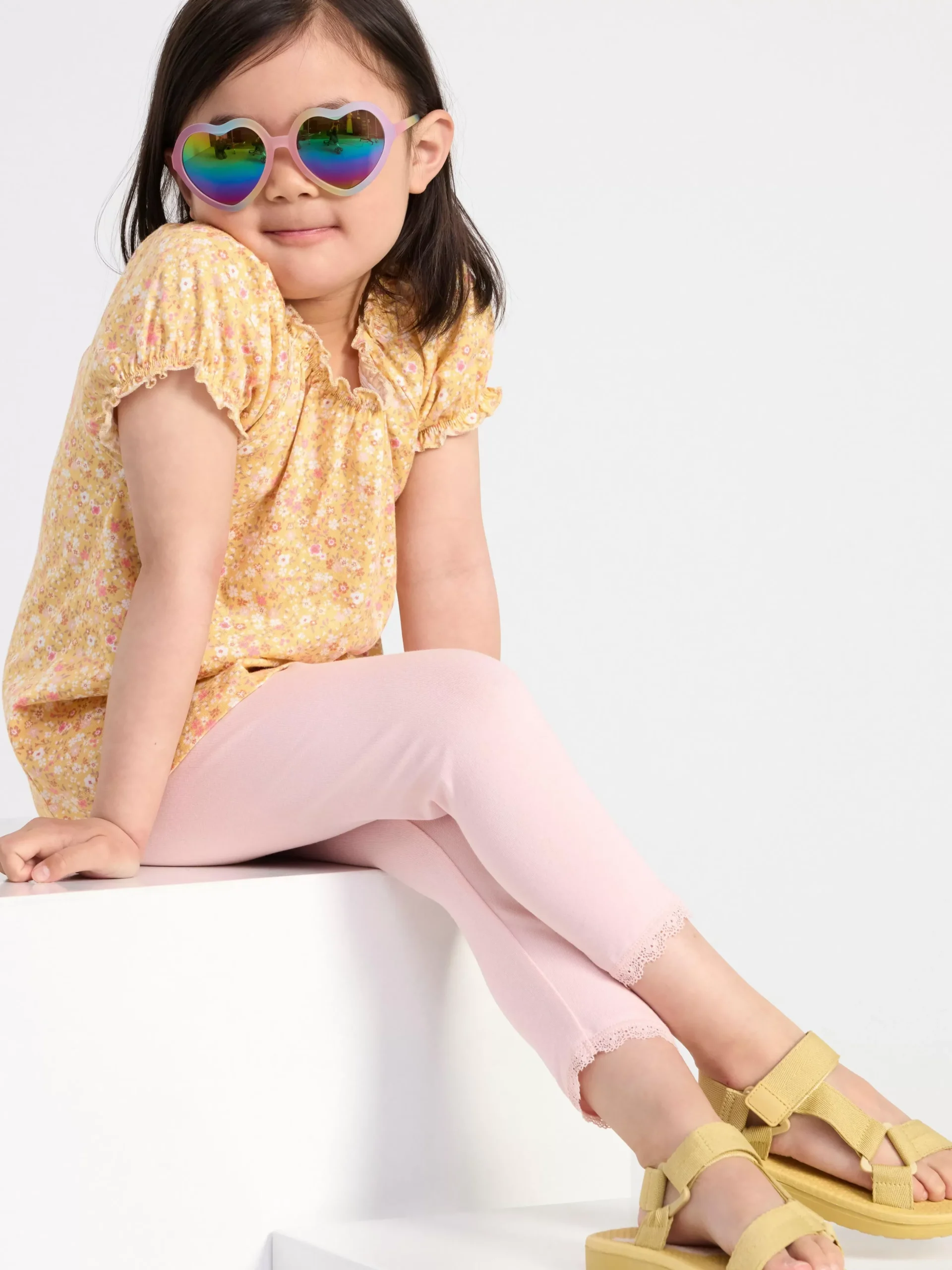 Toppar & T-Shirts>Lindex Kortarmad Topp Med Blommor Light Dusty Yellow