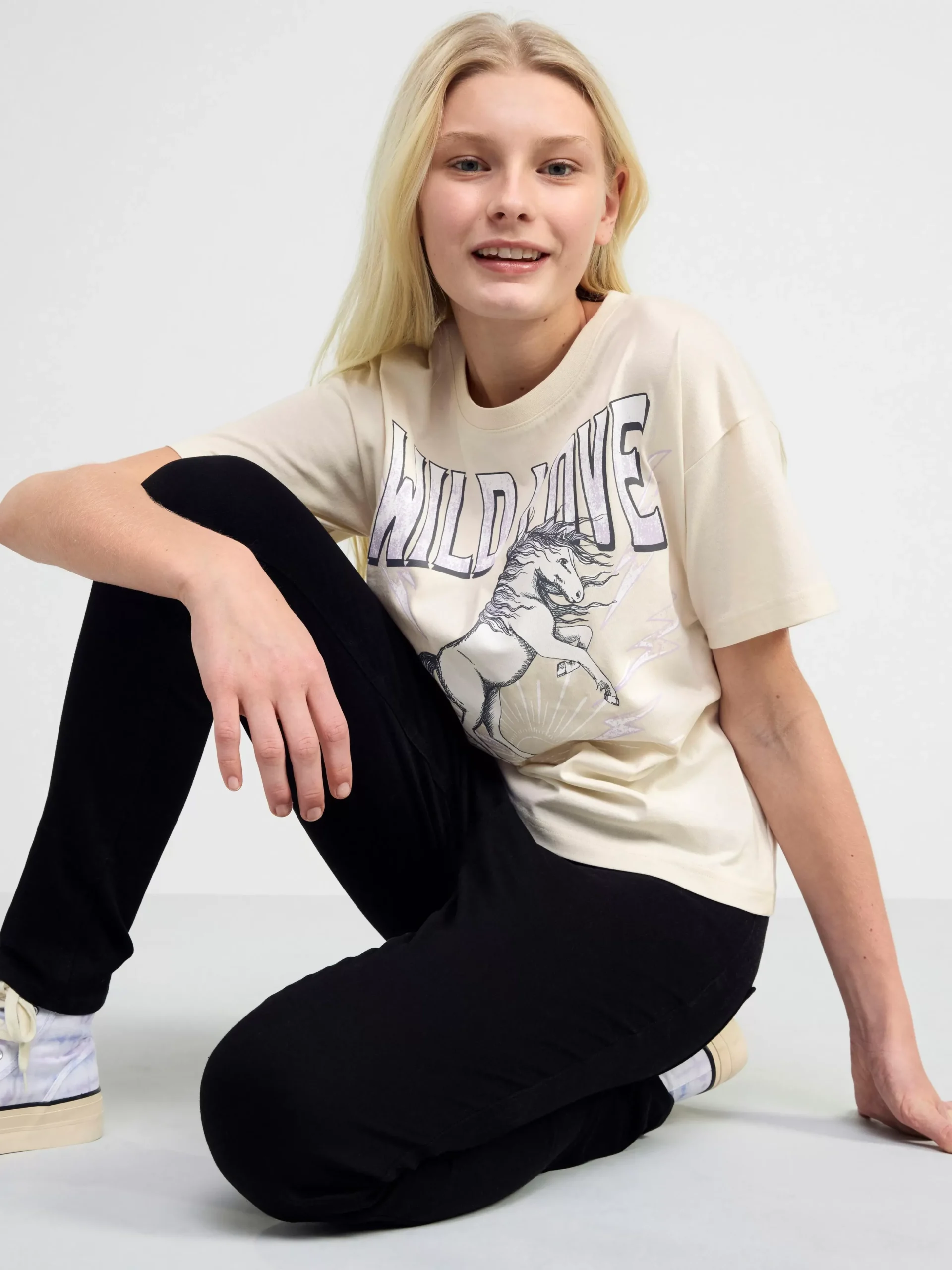 Toppar & T-Shirts>Lindex Kortarmad Topp Med Tryck Framtill Light Beige