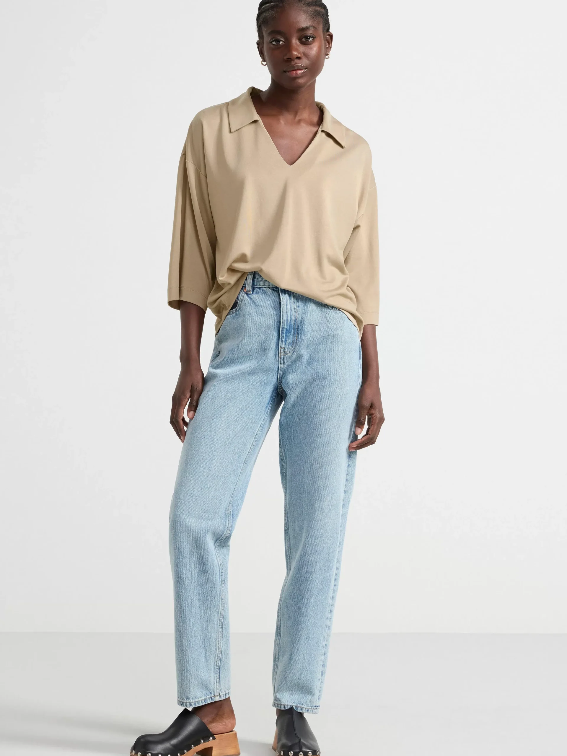 Toppar & T-Shirts>Lindex Kortarmad Topp Med V-Ringning Dusty Beige