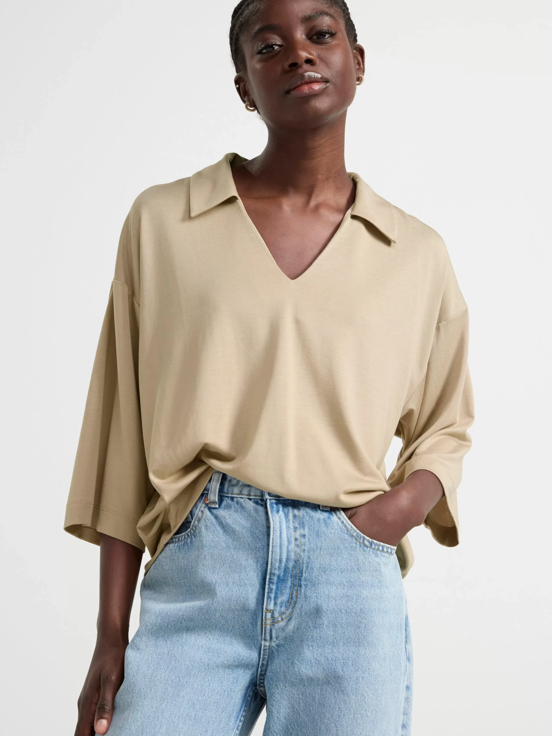 Toppar & T-Shirts>Lindex Kortarmad Topp Med V-Ringning Dusty Beige