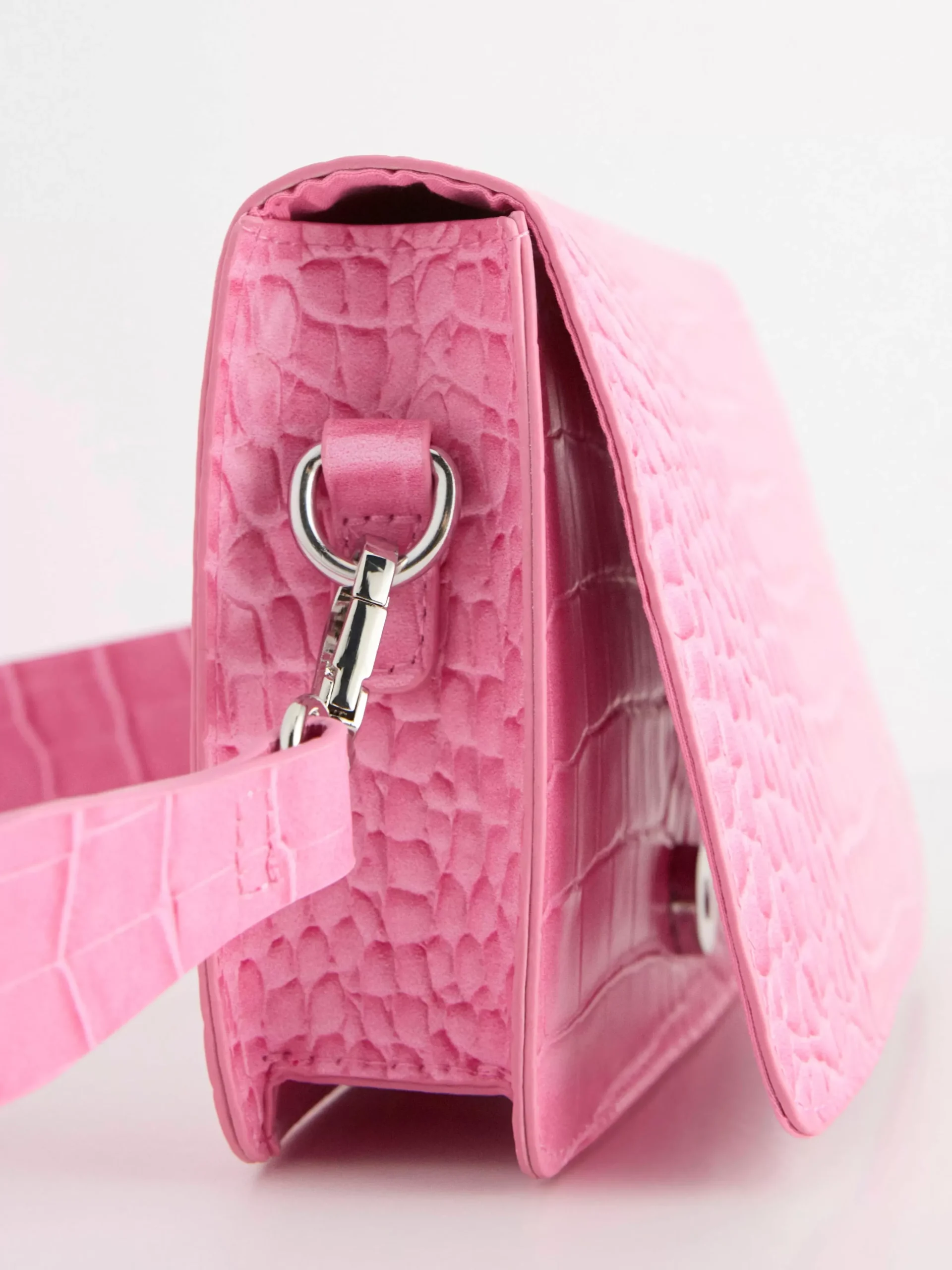 Accessoarer>Lindex Krokodilmonstrad Axelremsvaska Pink