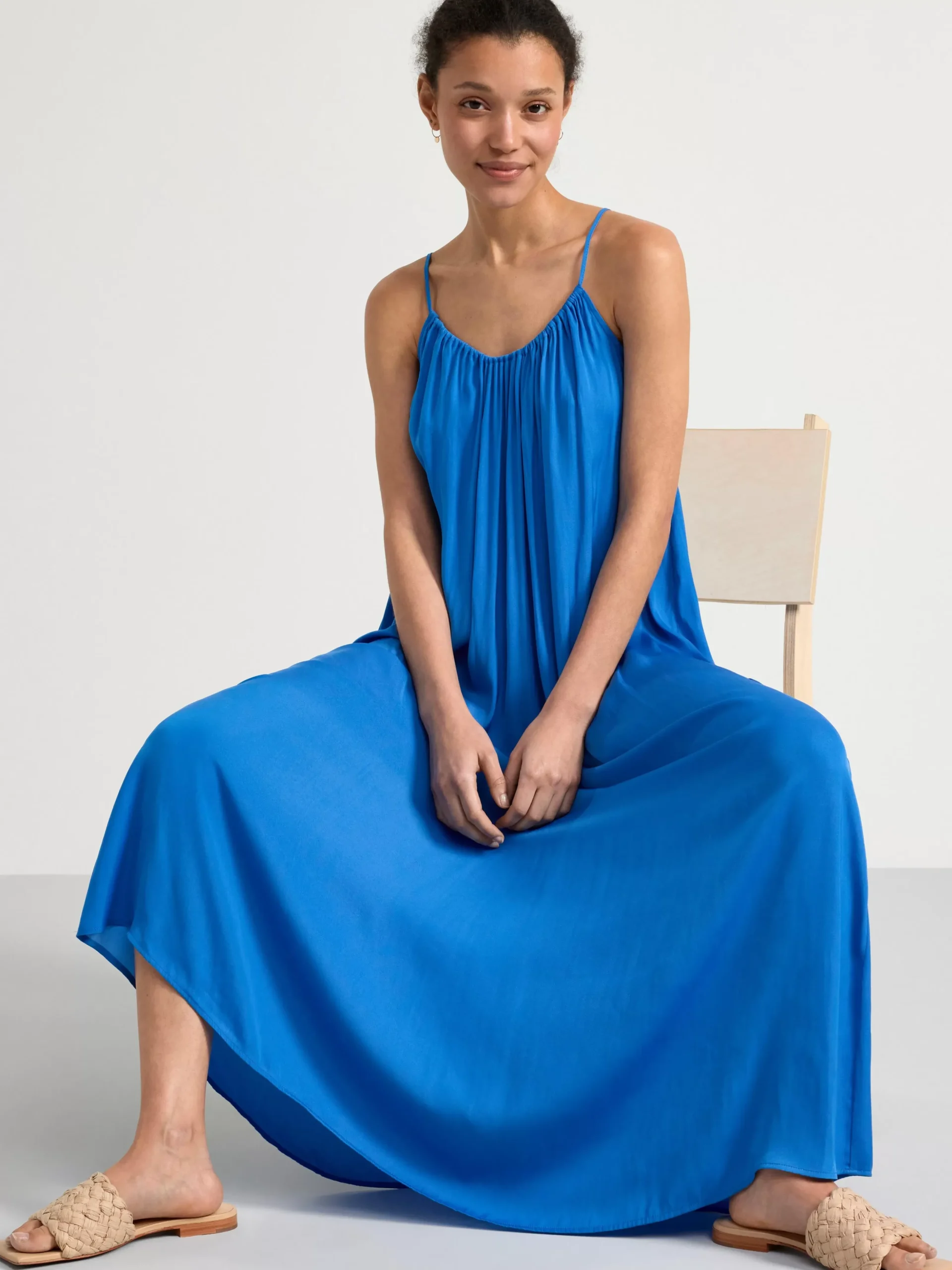 Klänningar>Lindex Lang Satinklanning Blue