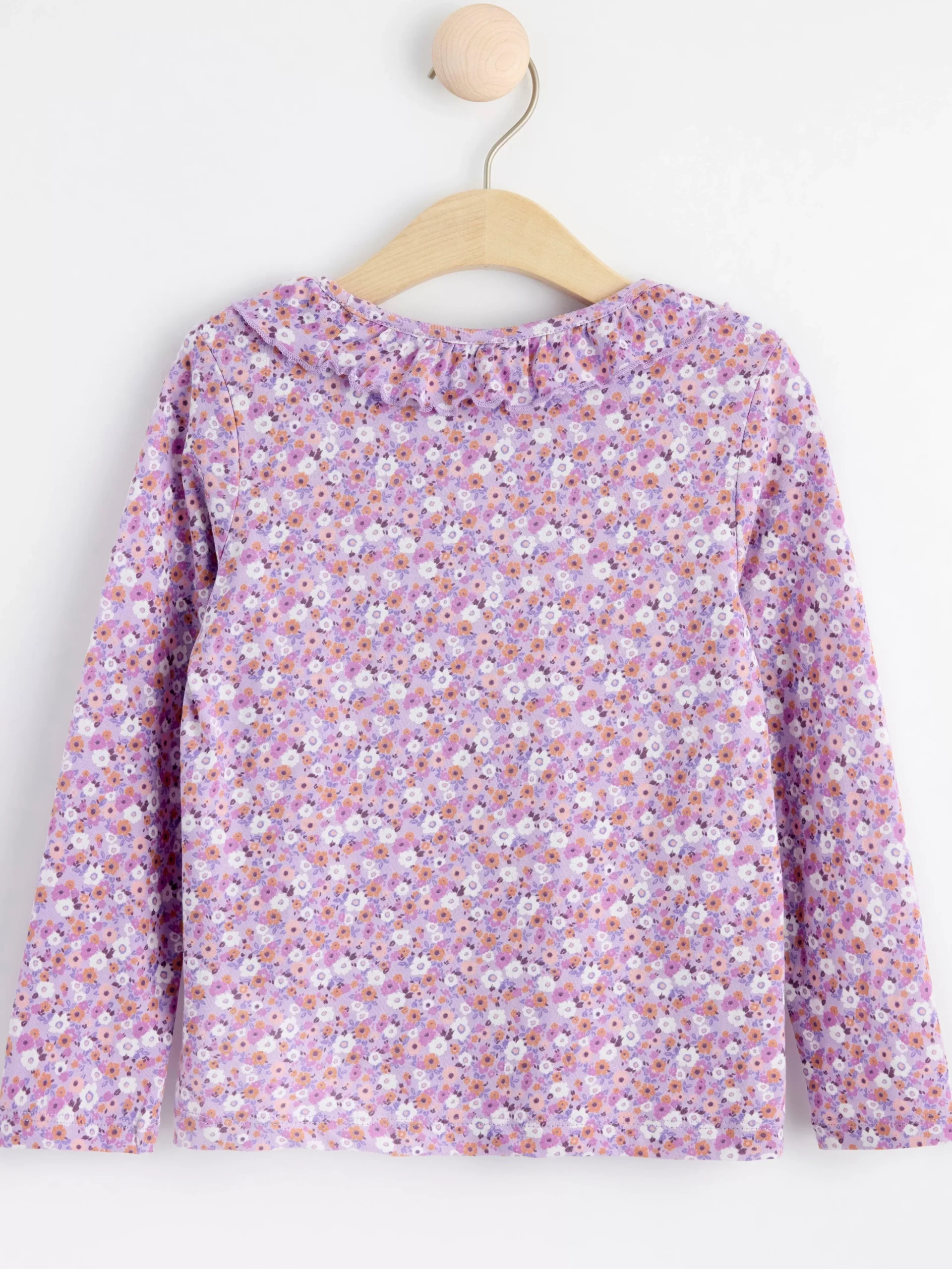 Toppar & T-Shirts>Lindex Langarmad Topp Med Halsringning Med Volang Light Lilac