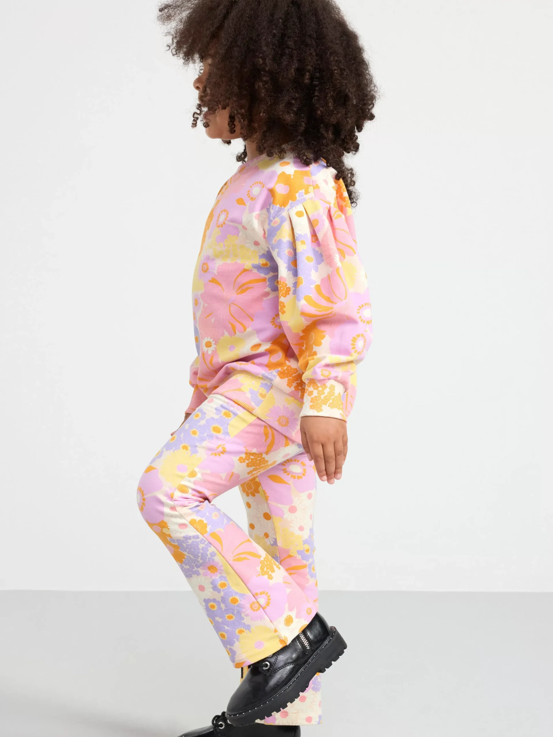 Byxor & Leggings>Lindex Leggings Med Blommor Och Borstad Insida Light Pink