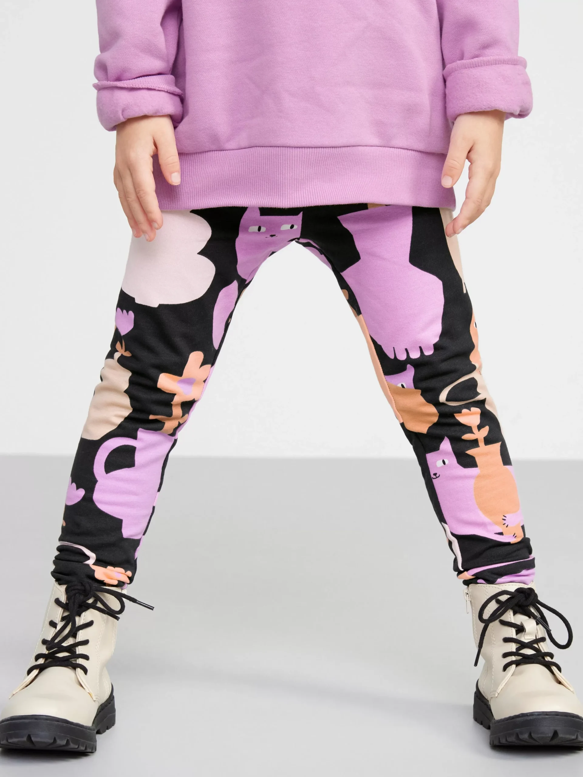 Byxor & Leggings>Lindex Leggings Med Katter Och Borstad Insida Off Black
