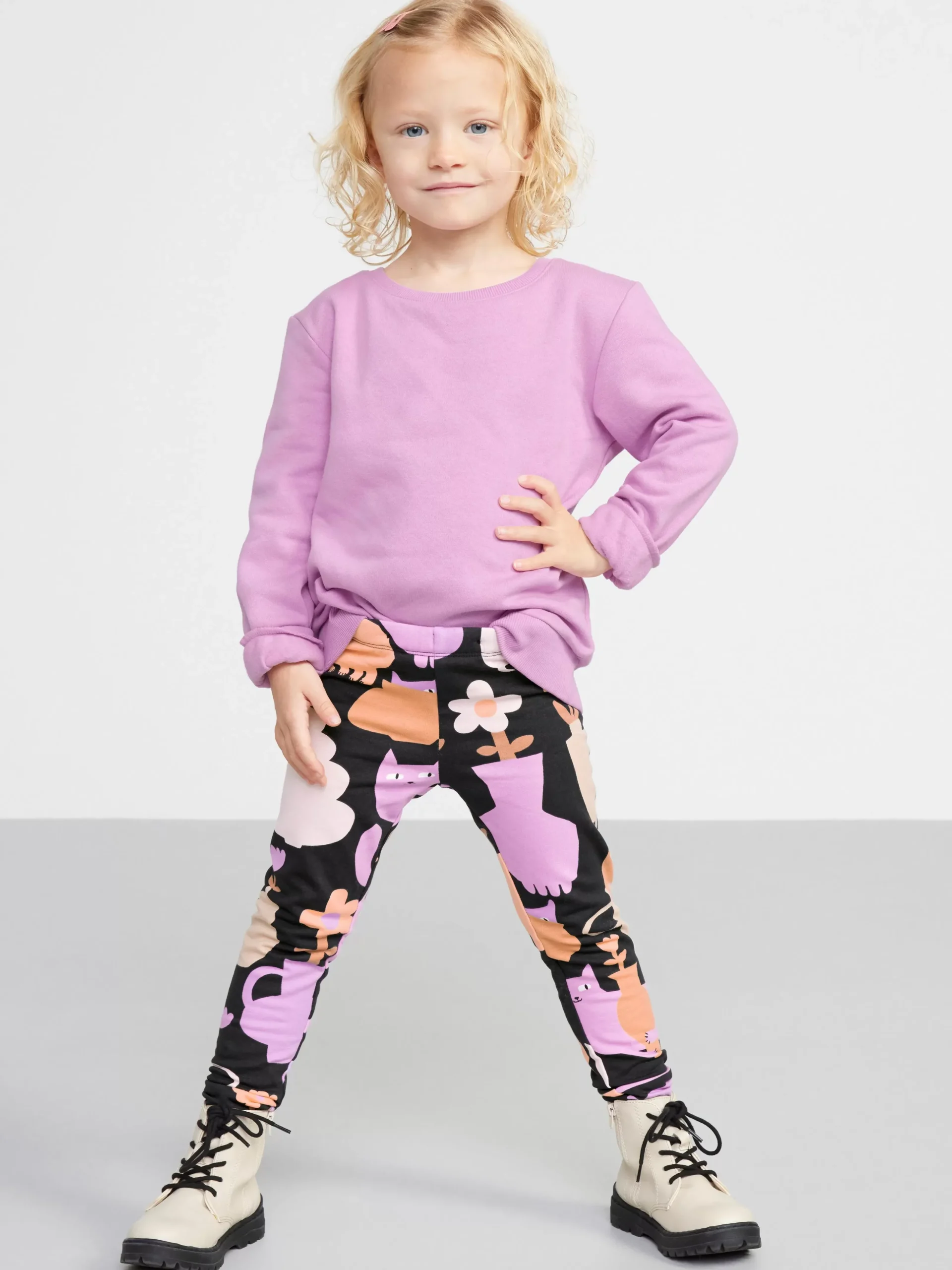 Byxor & Leggings>Lindex Leggings Med Katter Och Borstad Insida Off Black
