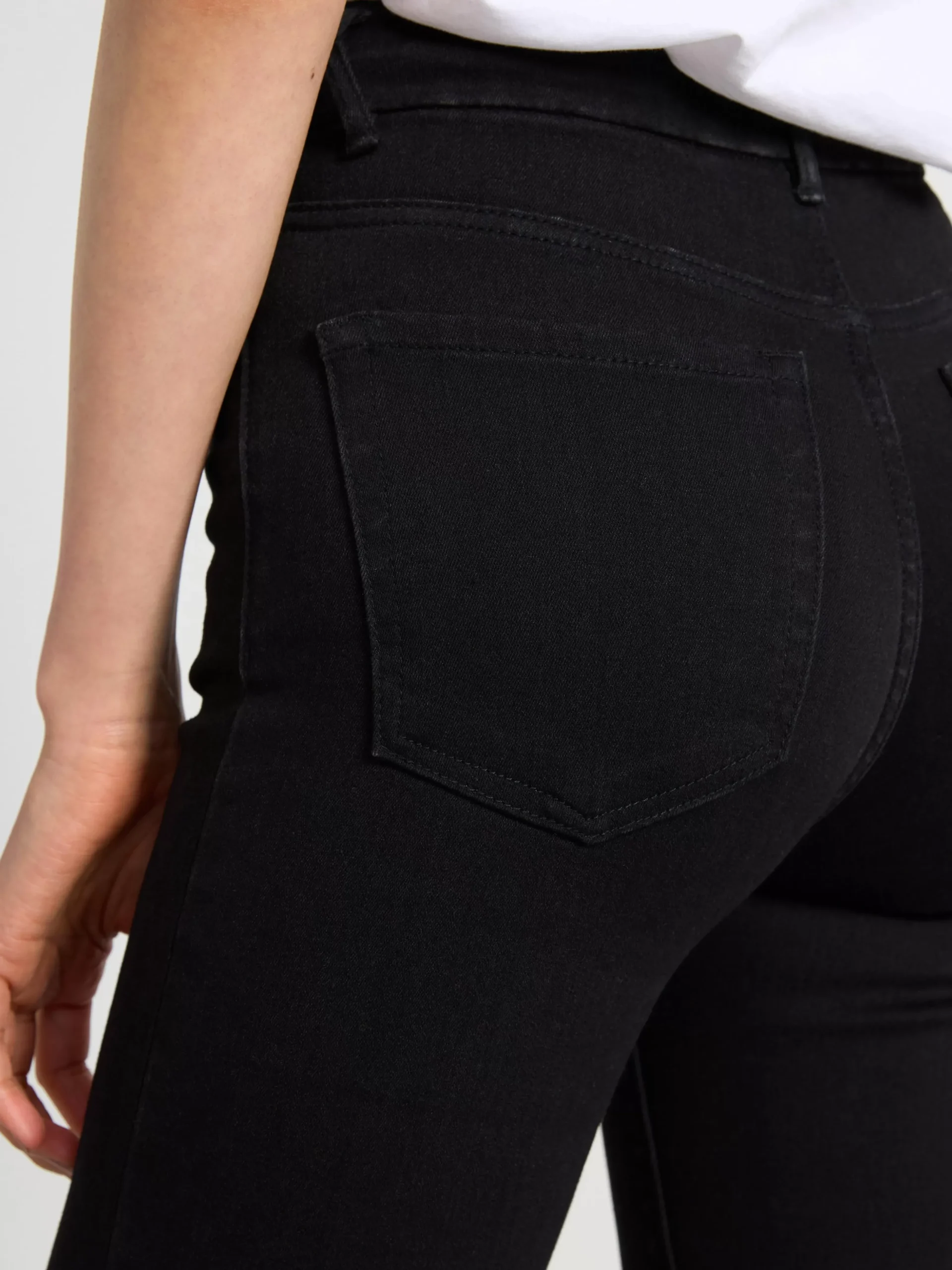 Jeans>Lindex Mira Curve Super Stretch Flared Jeans Black