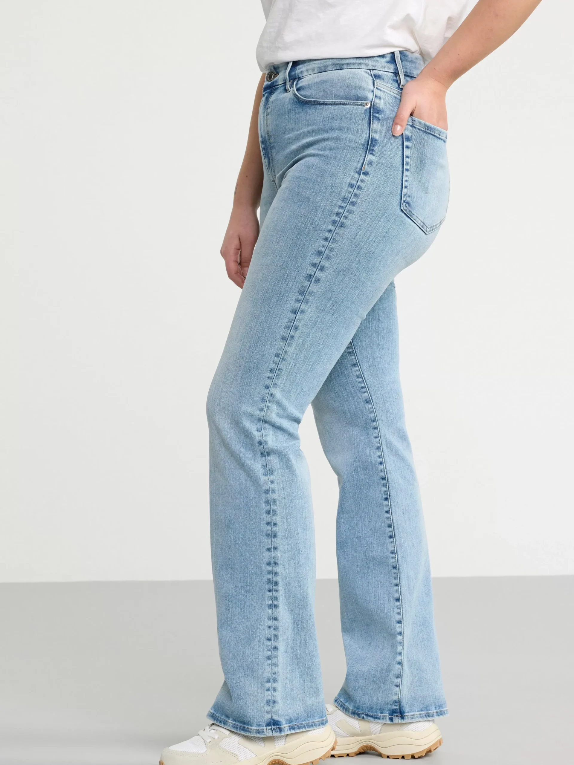 Jeans>Lindex Mira Curve Super Stretch Flared Jeans Light Denim