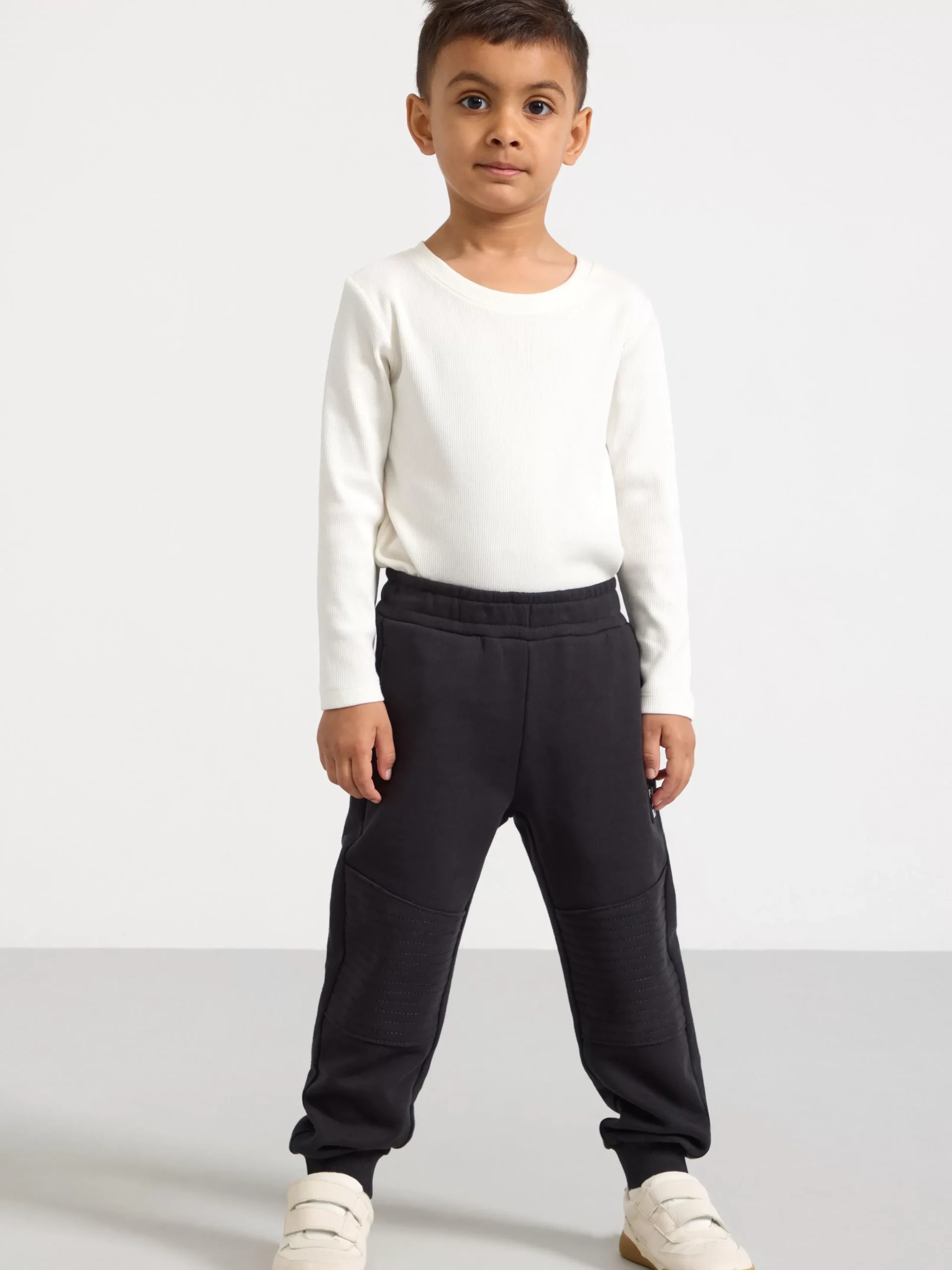 Byxor & Leggings>Lindex Mjukisbyxor Med Forstarkta Knan Off Black