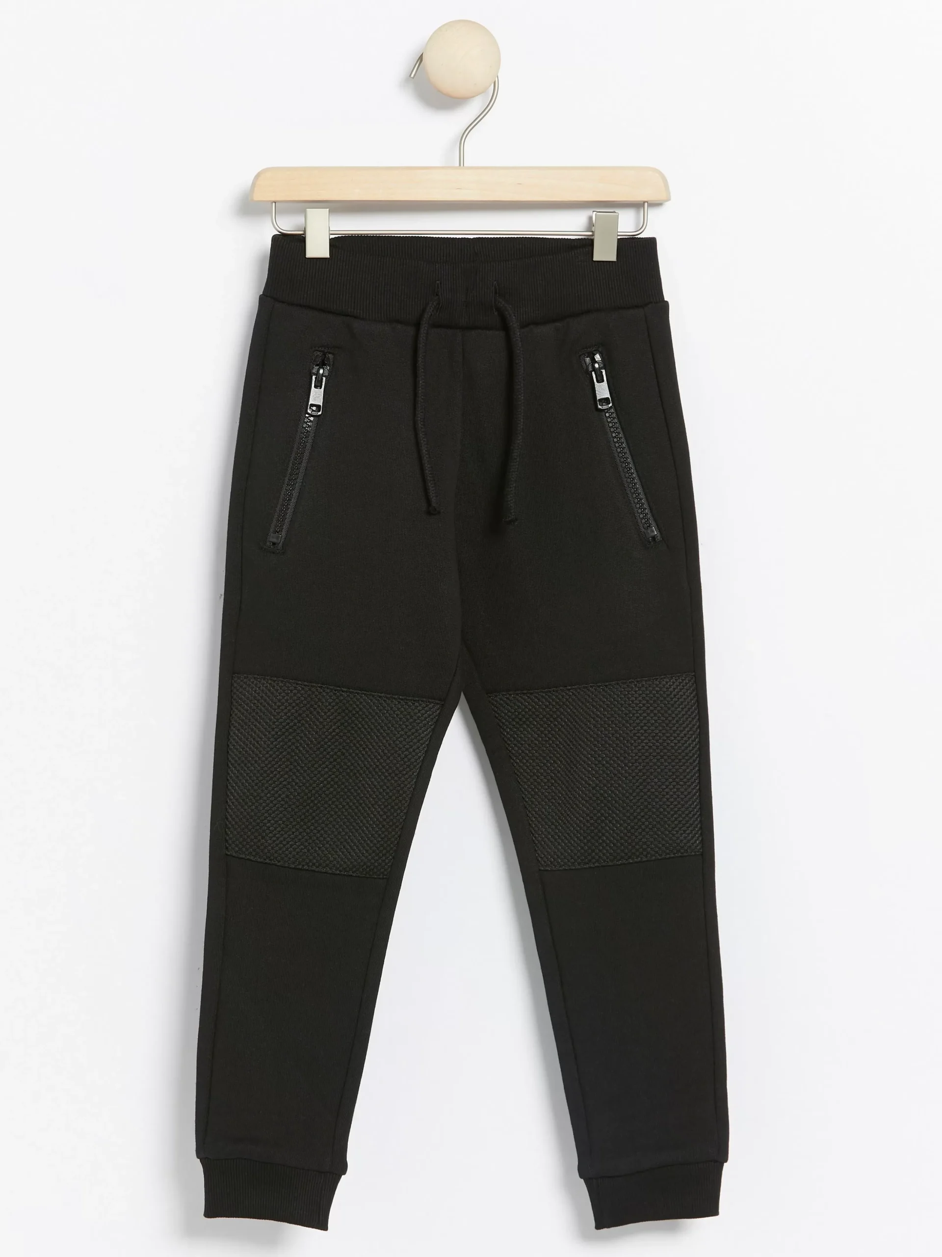 Byxor & Leggings>Lindex Mjukisbyxor Med Lappar I Mesh Pa Knana Black