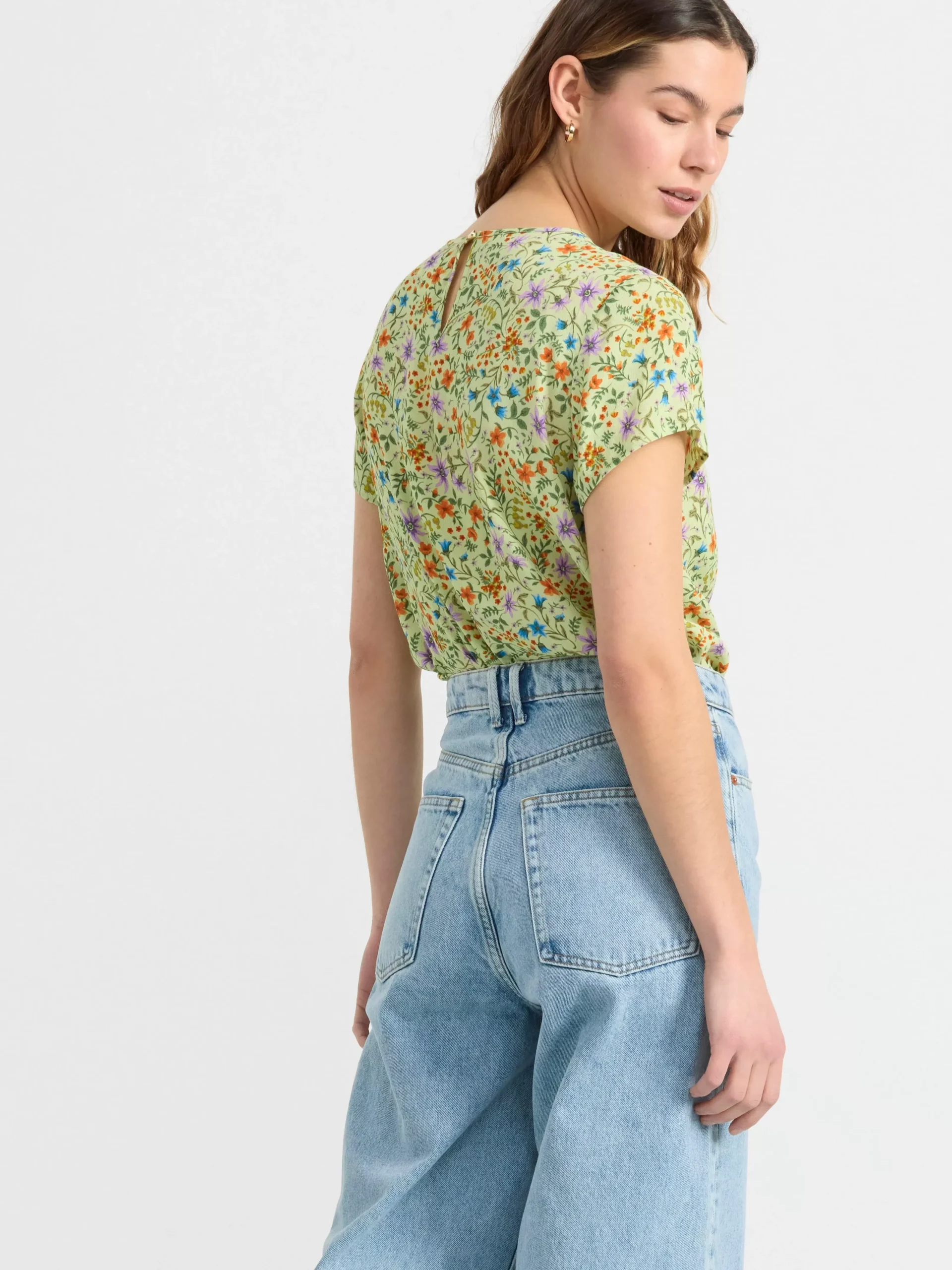 Toppar & T-Shirts>Lindex Monstrad Kortarmad Blus Light Dusty Yellow