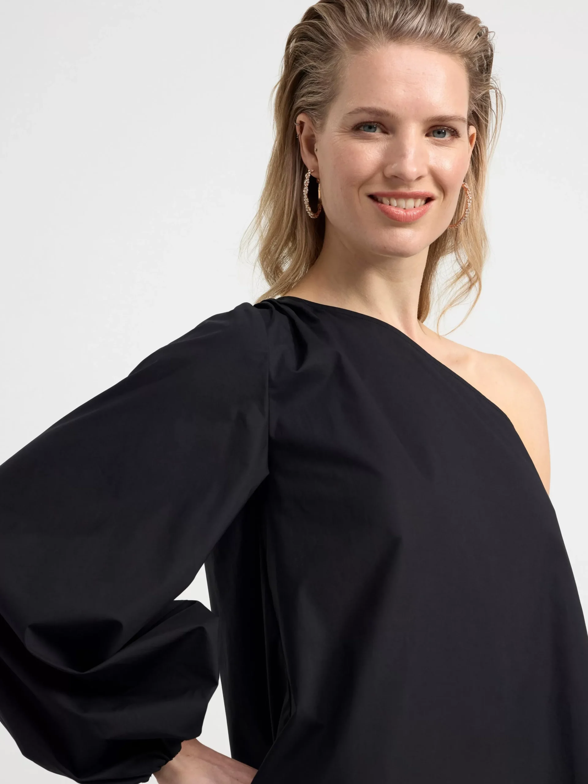 Klänningar>Lindex One-Shoulder Klanning Black