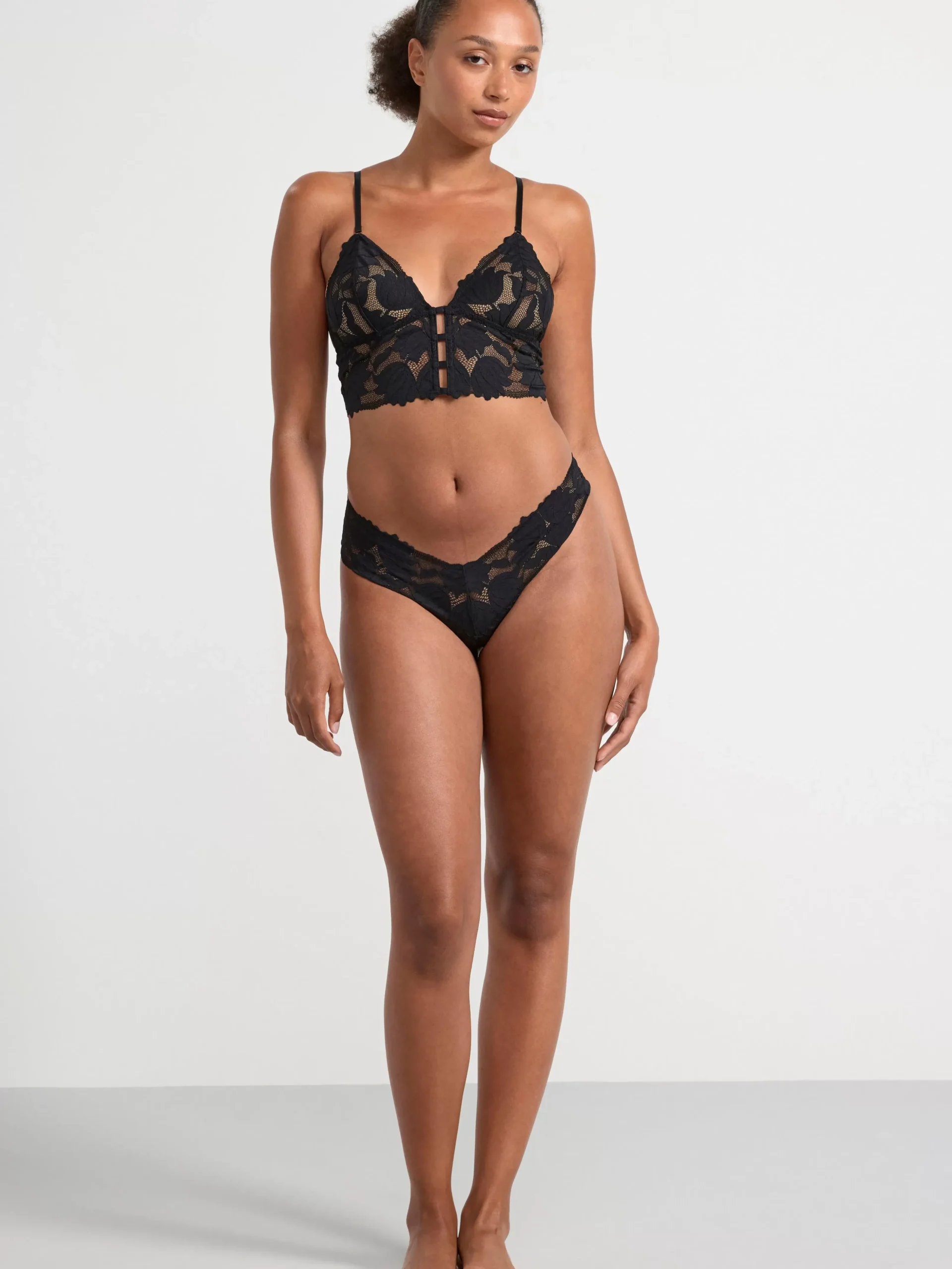 Bh>Lindex Ovadderad Bralette Med Spets Black