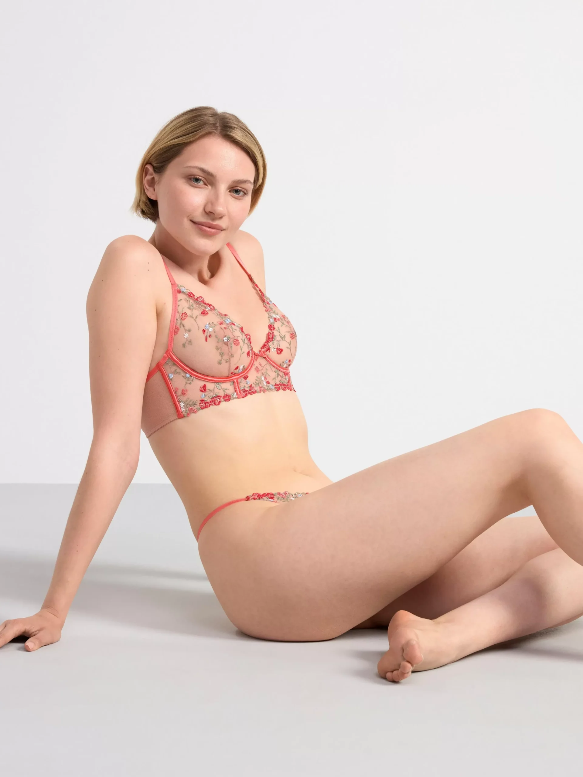 Bh>Lindex Ovadderad Bustier Med Blommig Spets Och Mesh Dark Pink