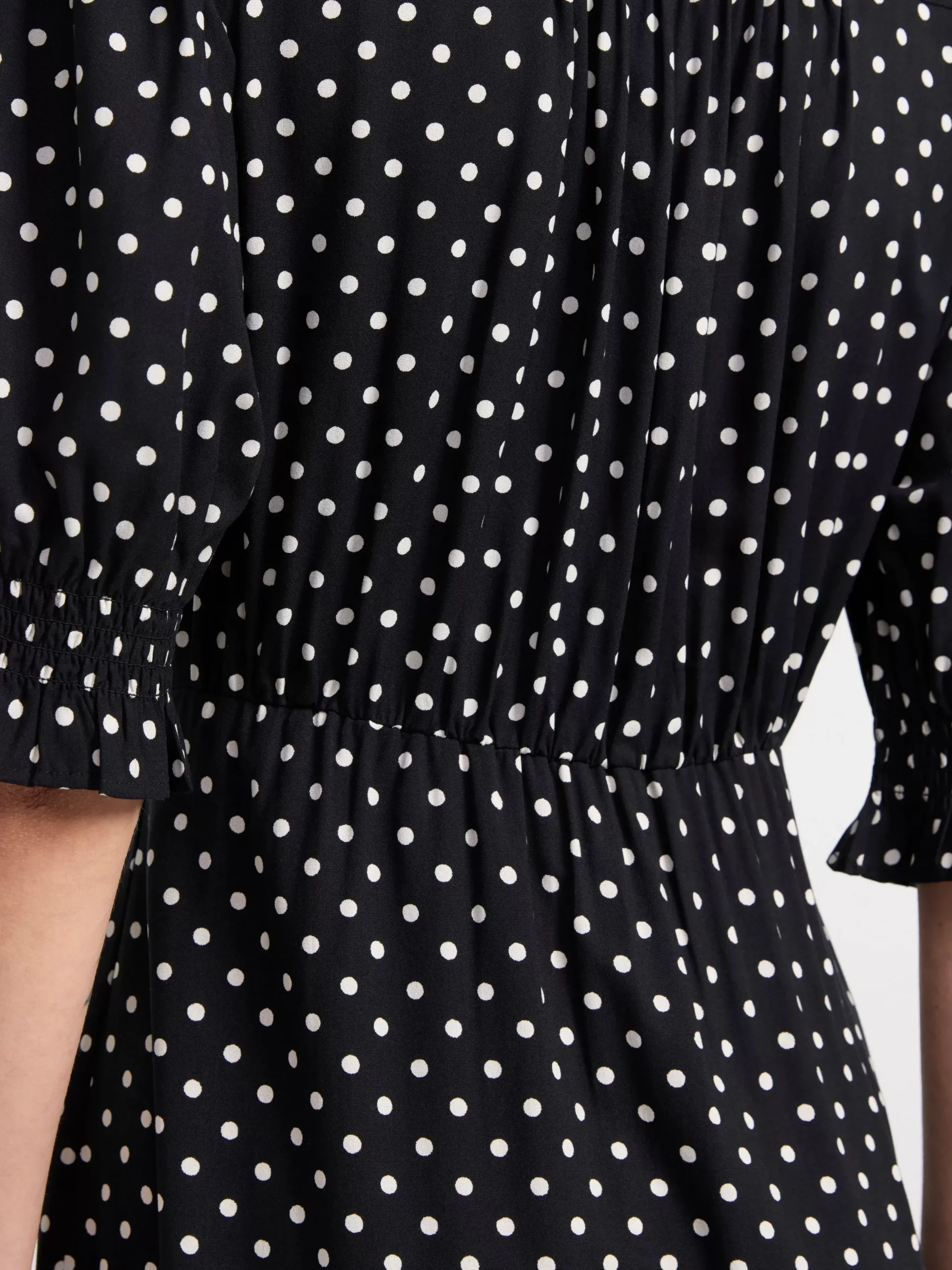 Klänningar>Lindex Prickig Midiklanning Med Puffarm Black