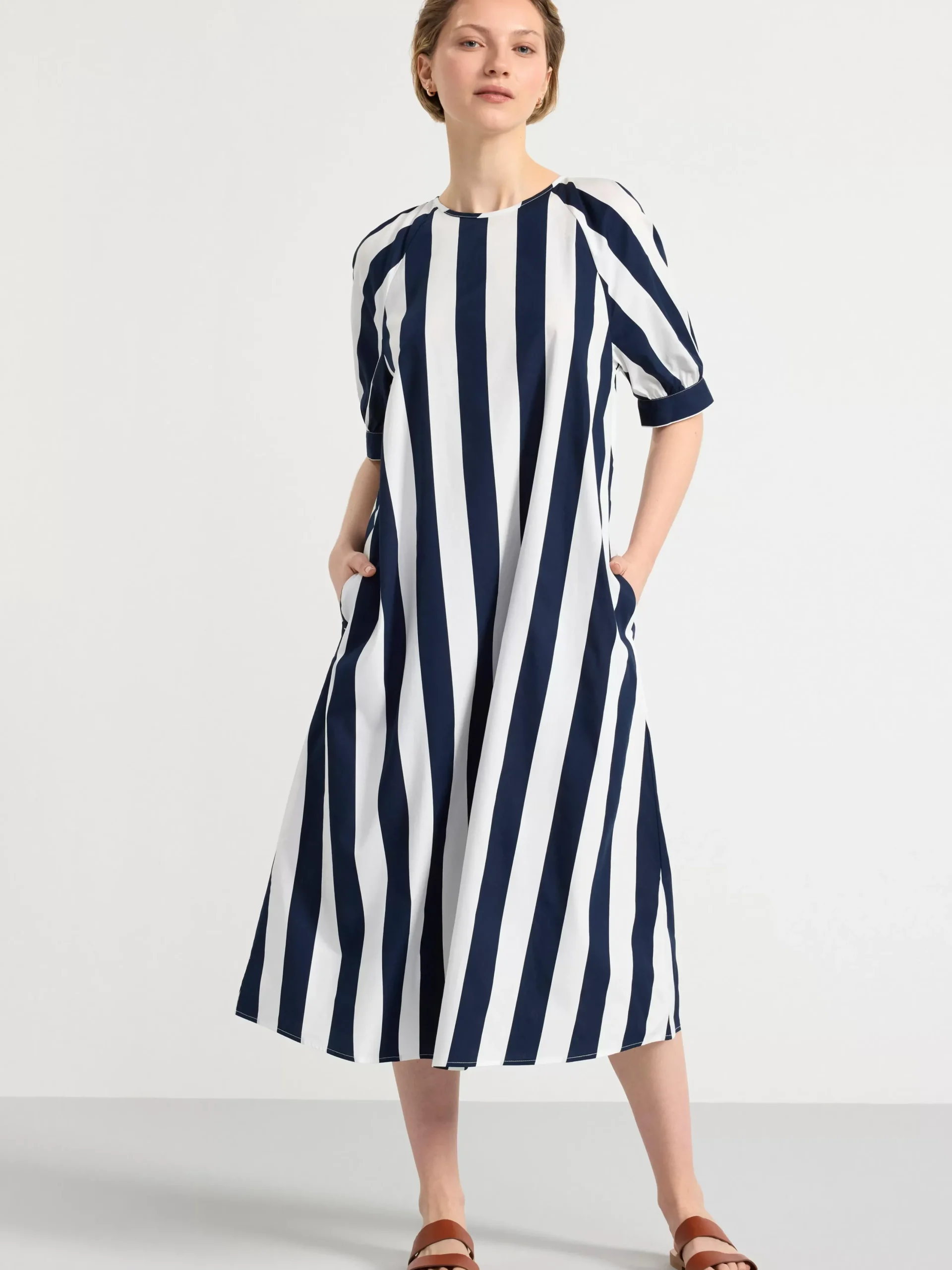 Klänningar>Lindex Randig Midiklanning Med Puffarm Navy