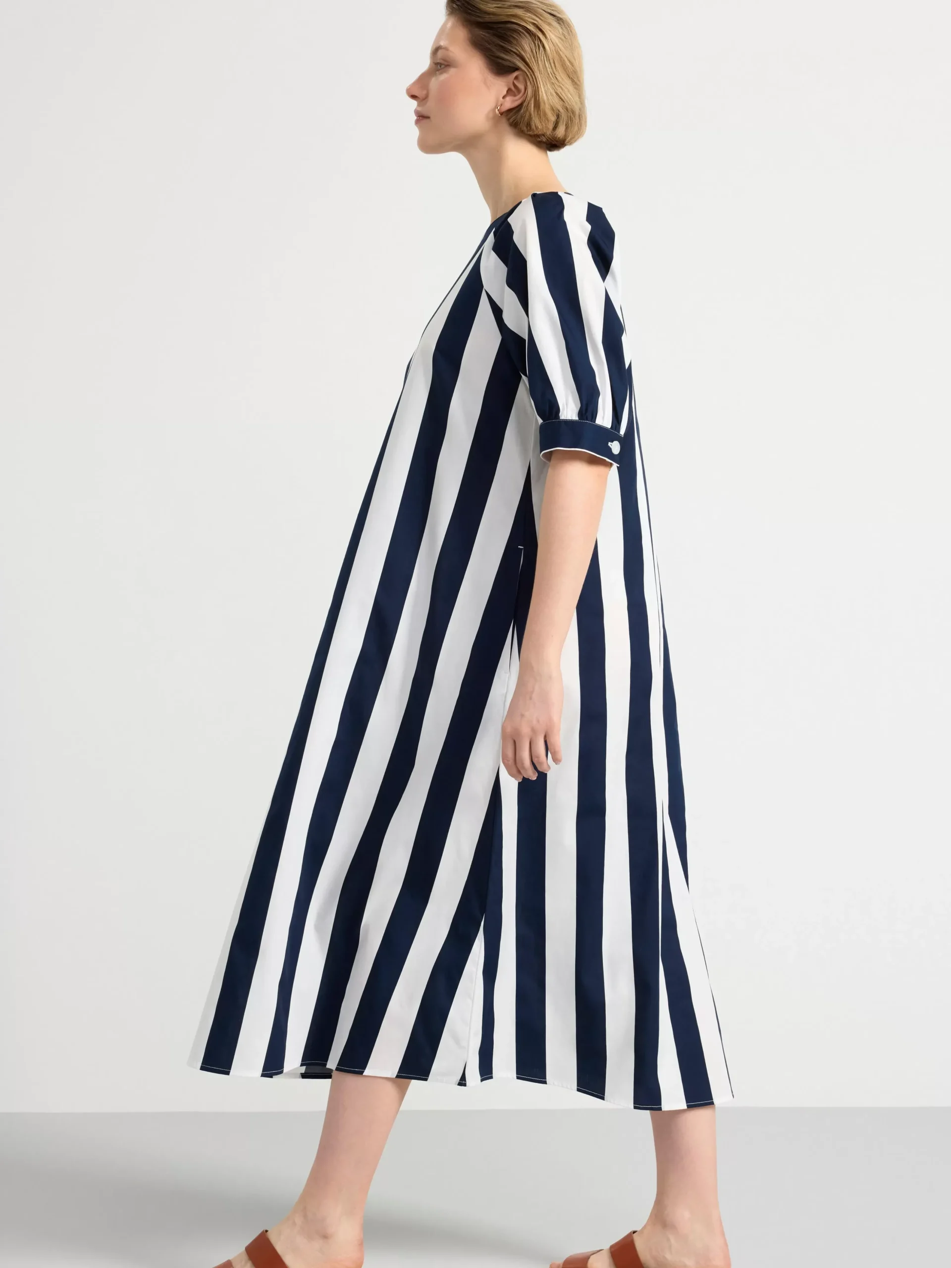 Klänningar>Lindex Randig Midiklanning Med Puffarm Navy