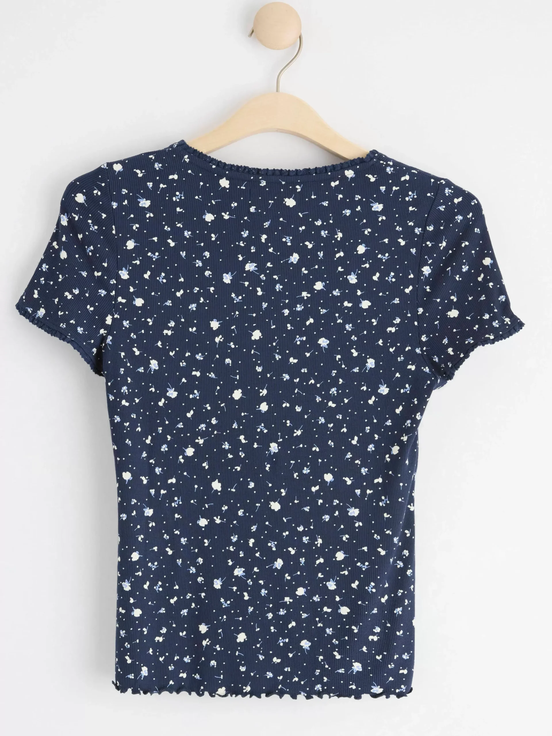 Toppar & T-Shirts>Lindex Ribbad Topp Med Blommor Navy