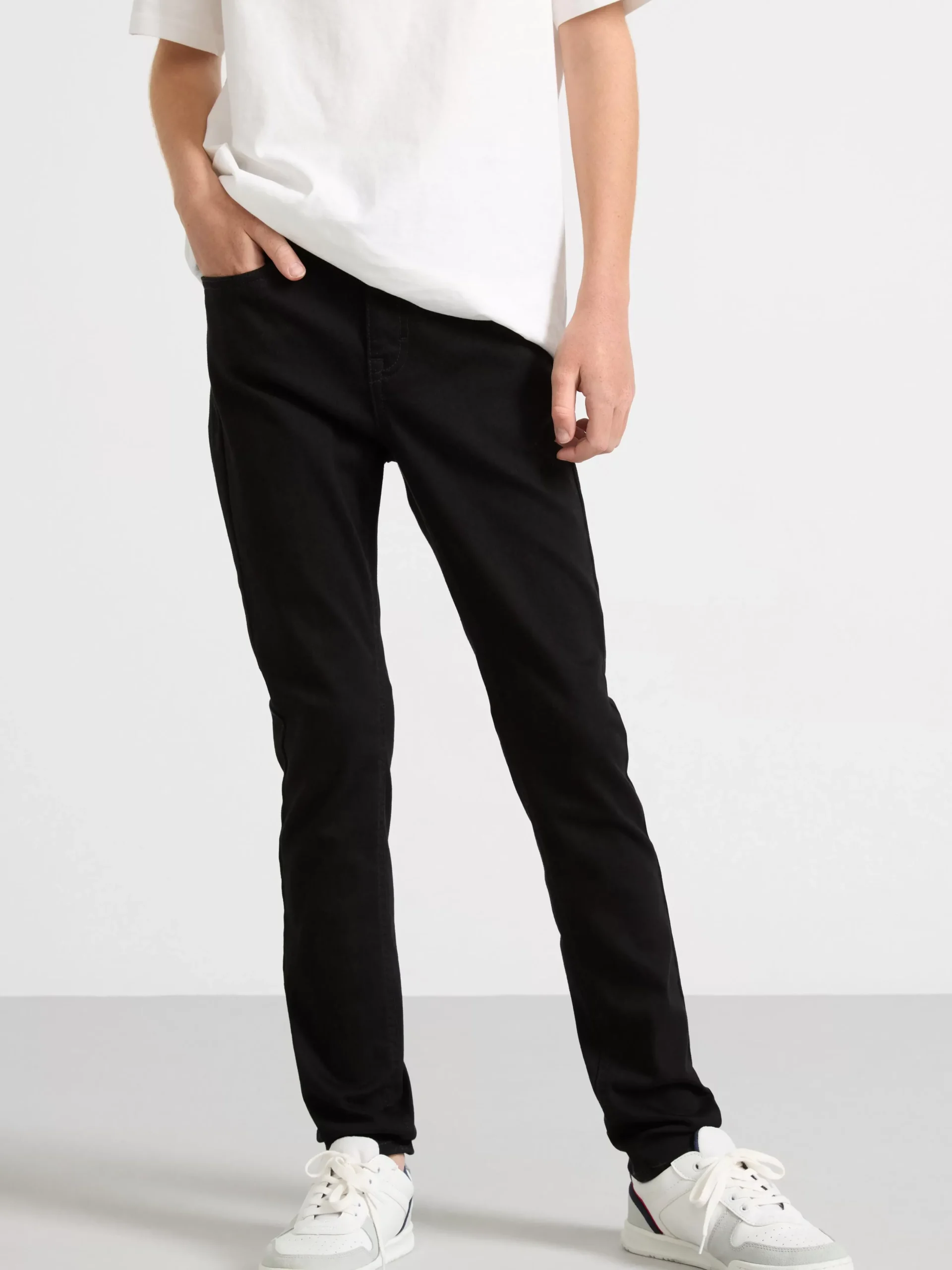 Jeans>Lindex Sam Superstretchiga Jeans Med Slim Fit Och Normalhog Midja Black