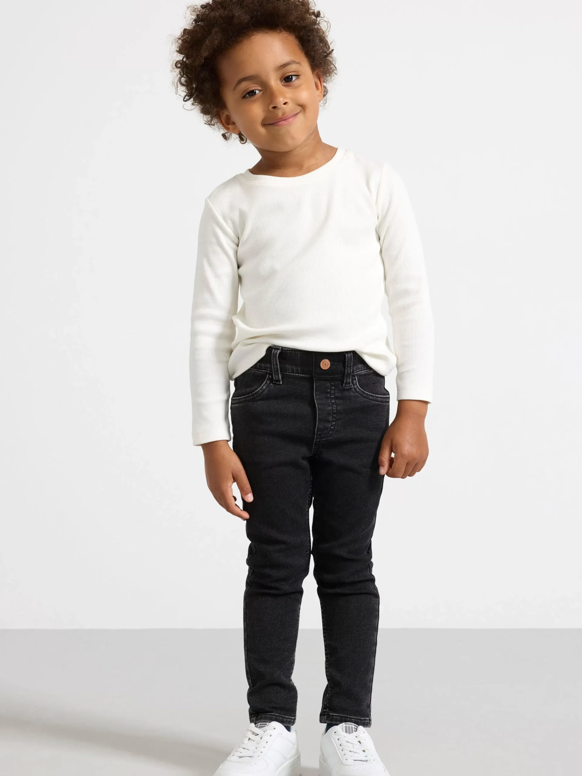 Jeans>Lindex Sam Superstretchiga Pull-Up-Jeans Med Slim Fit Och Normalhog Midja Black