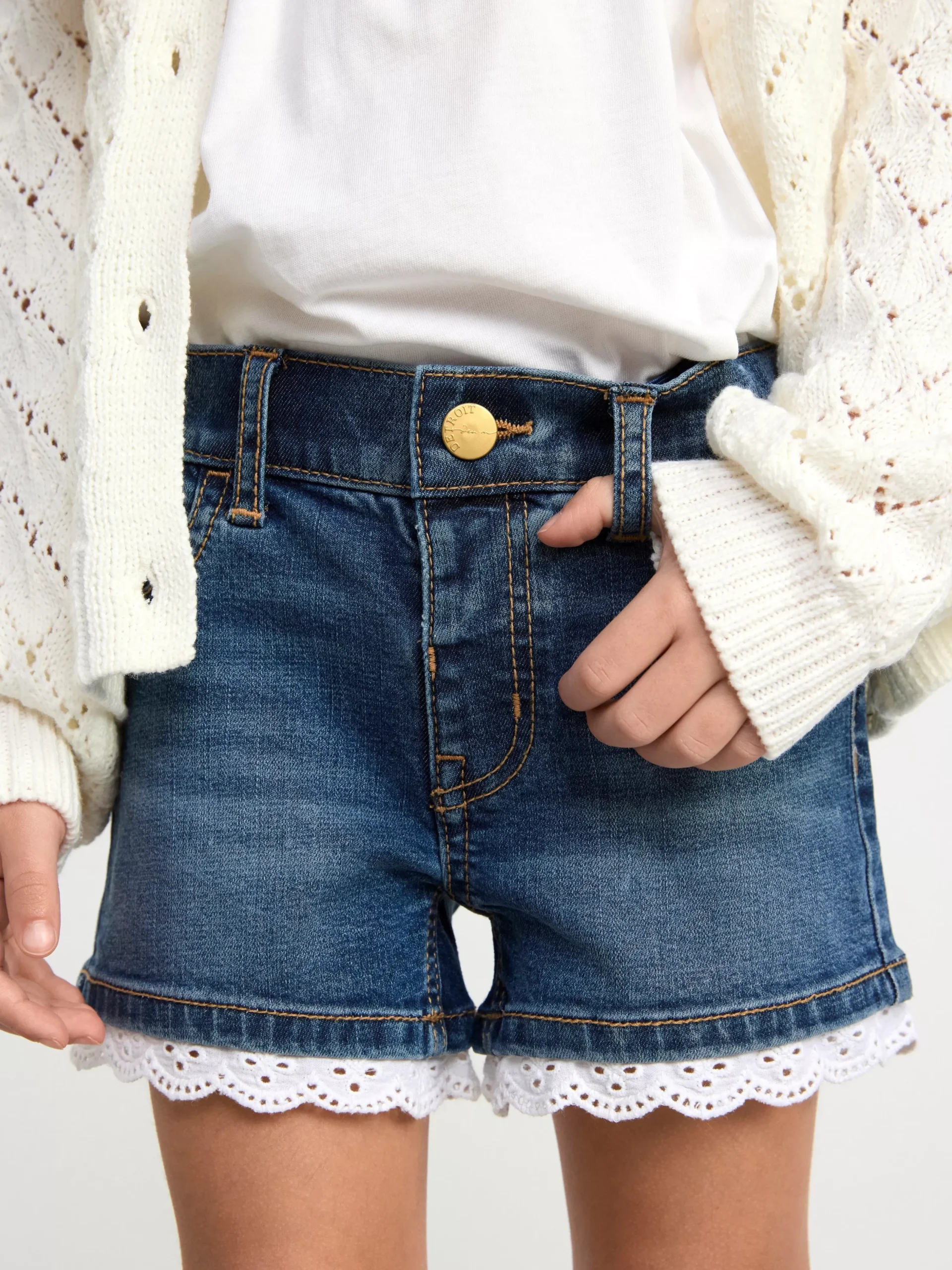 Byxor & Leggings>Lindex Sara Slim Jeansshorts Med Normalhog Midja Och Spets Denim